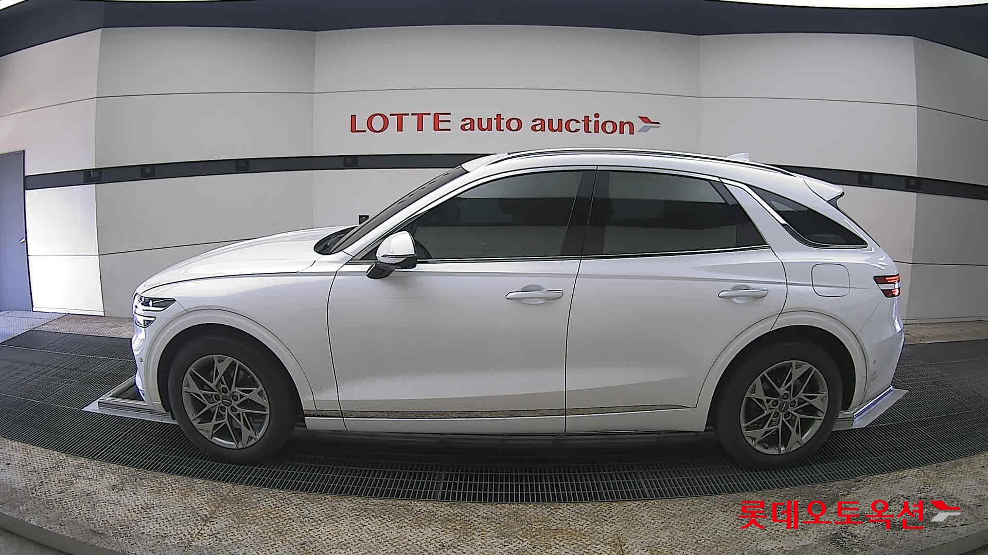 جينسس جي في 70