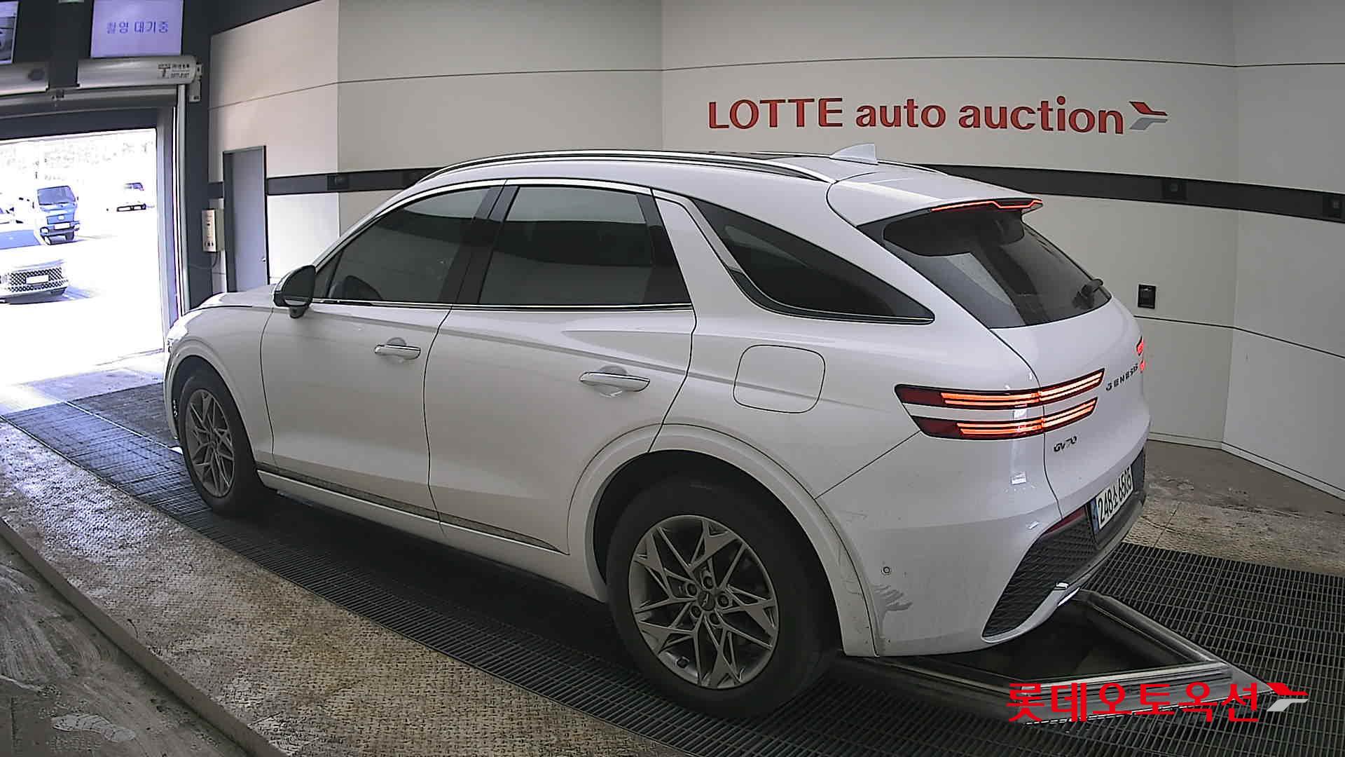 جينسس جي في 70