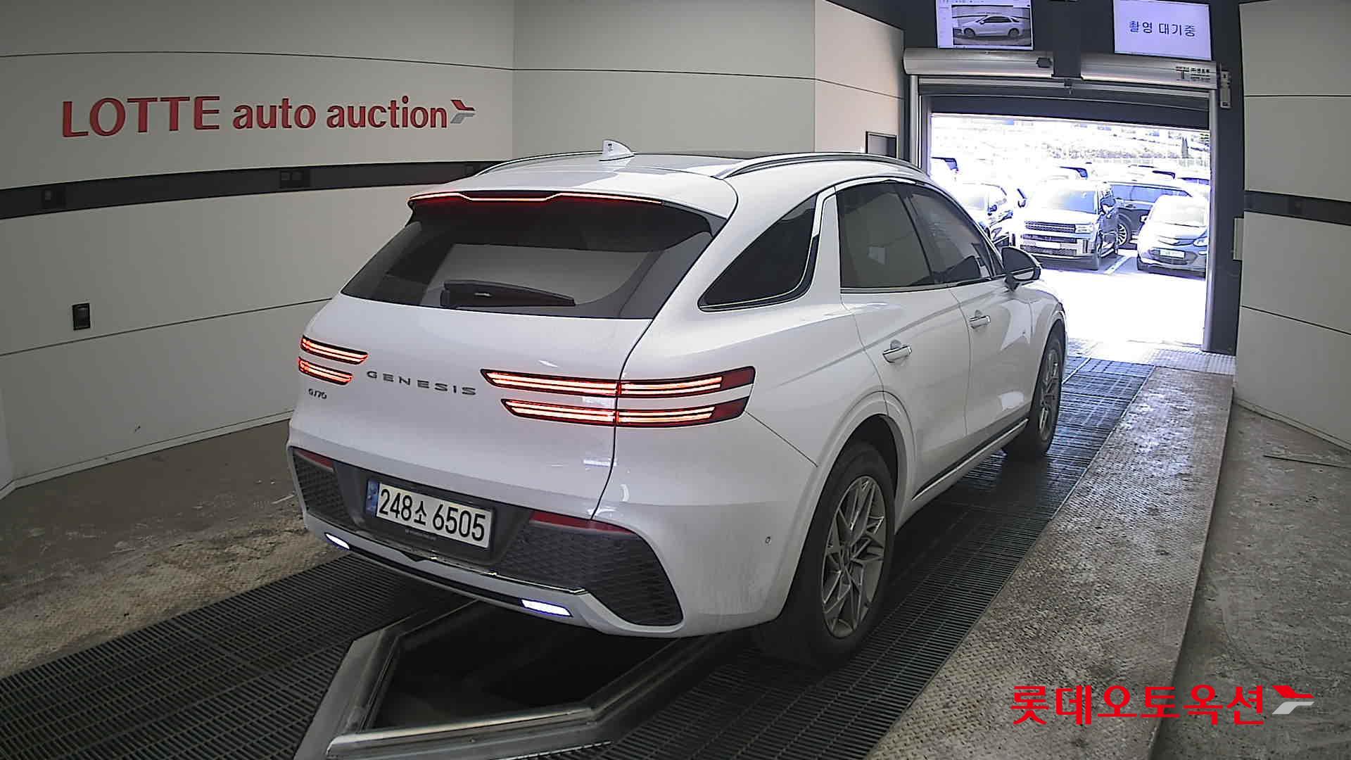 جينسس جي في 70