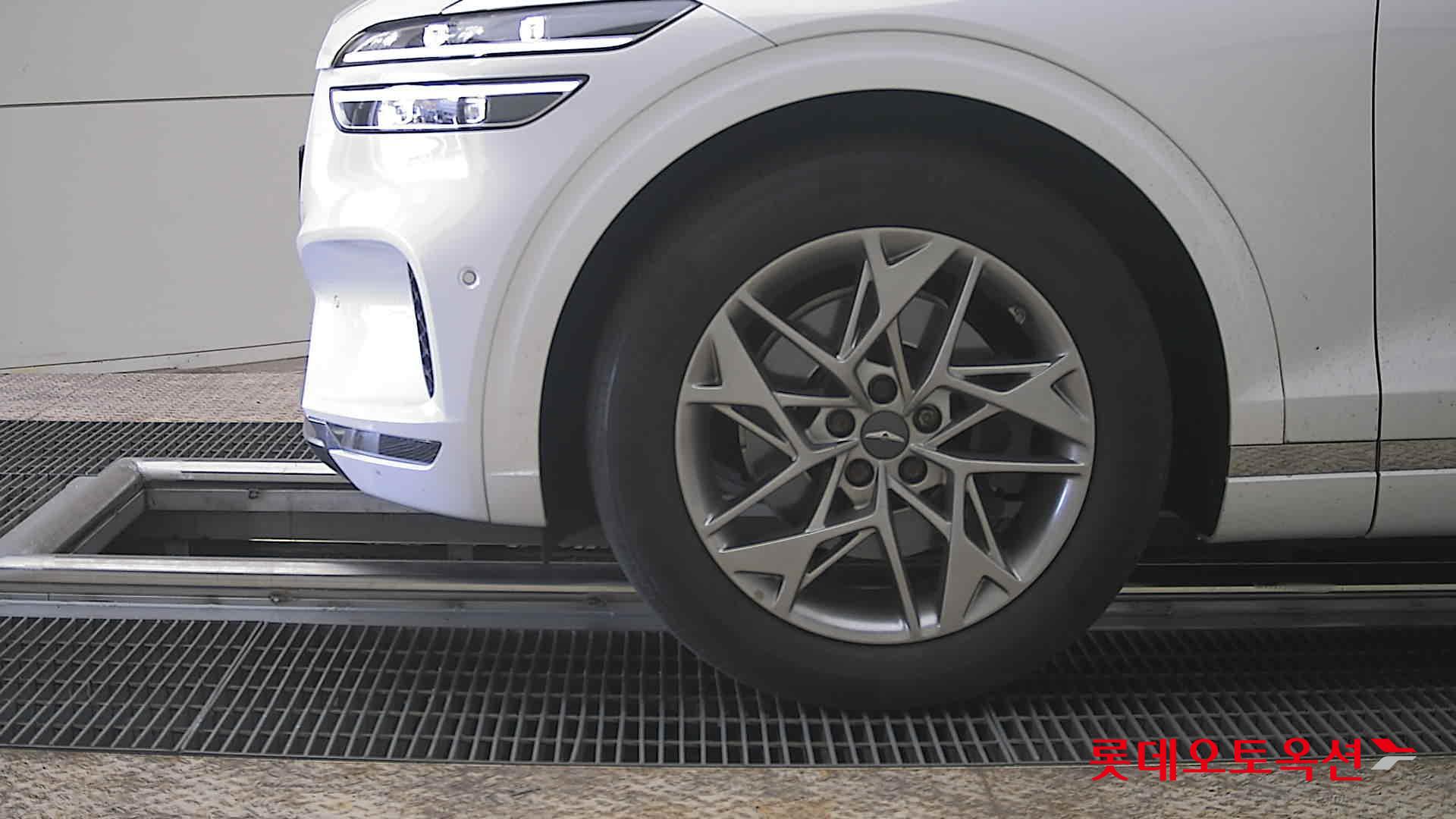 جينسس جي في 70