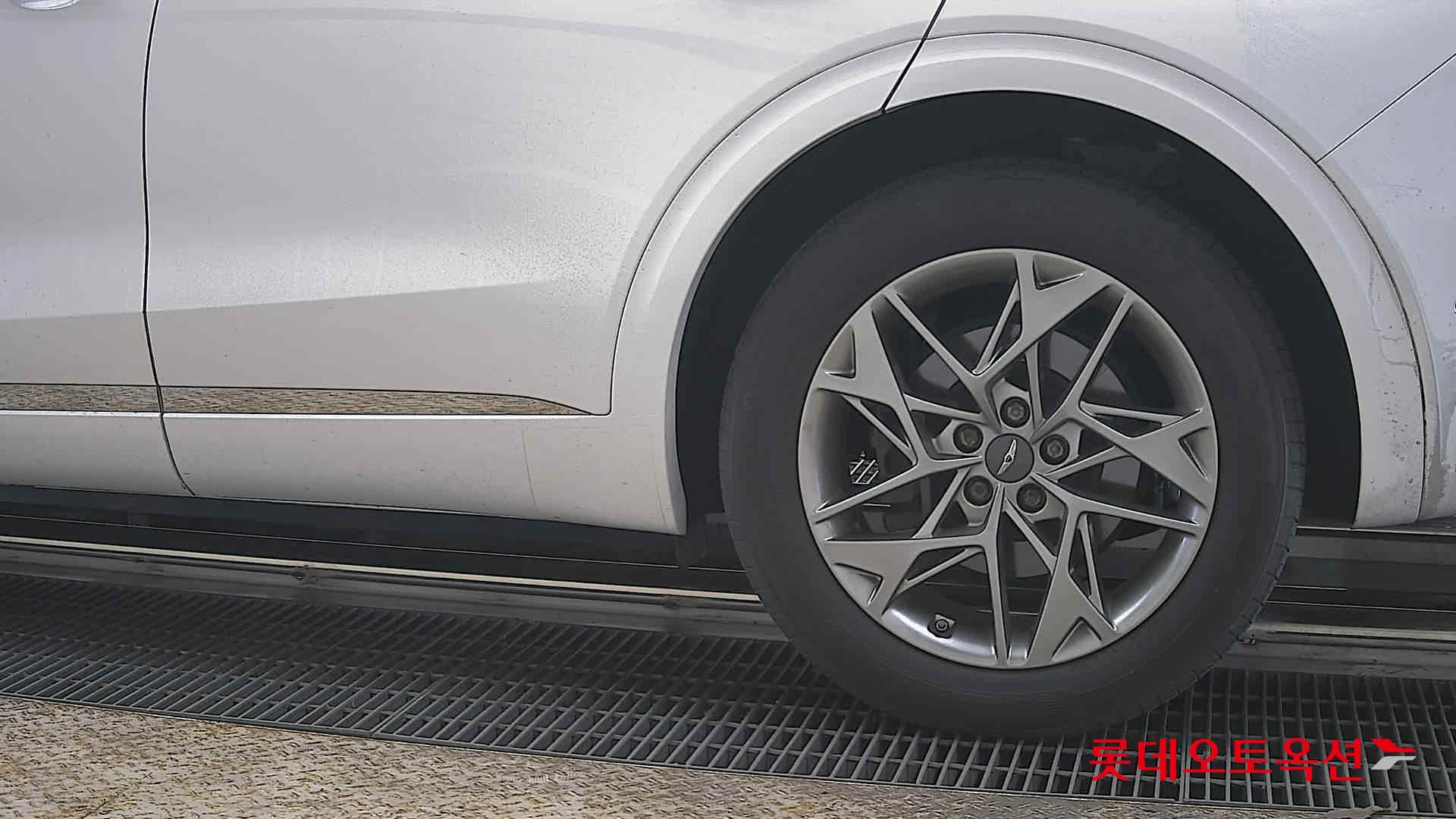 جينسس جي في 70