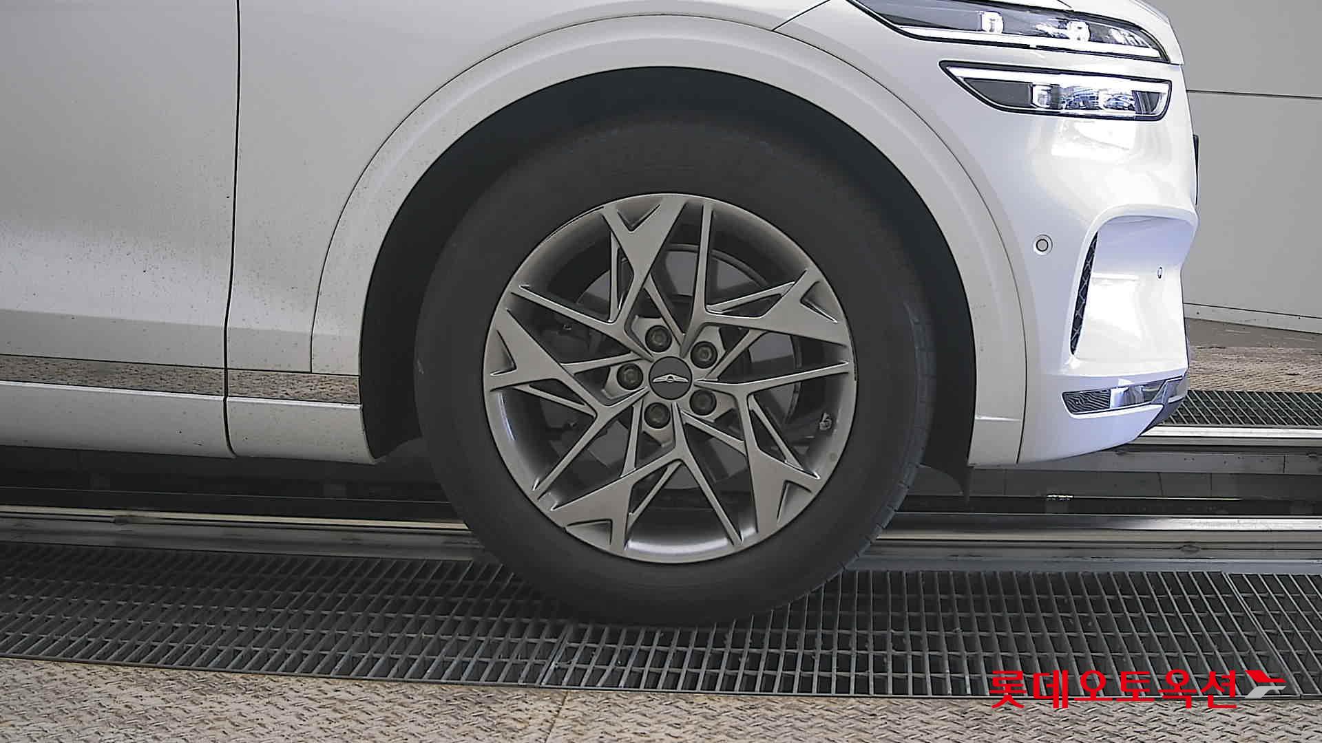 جينسس جي في 70