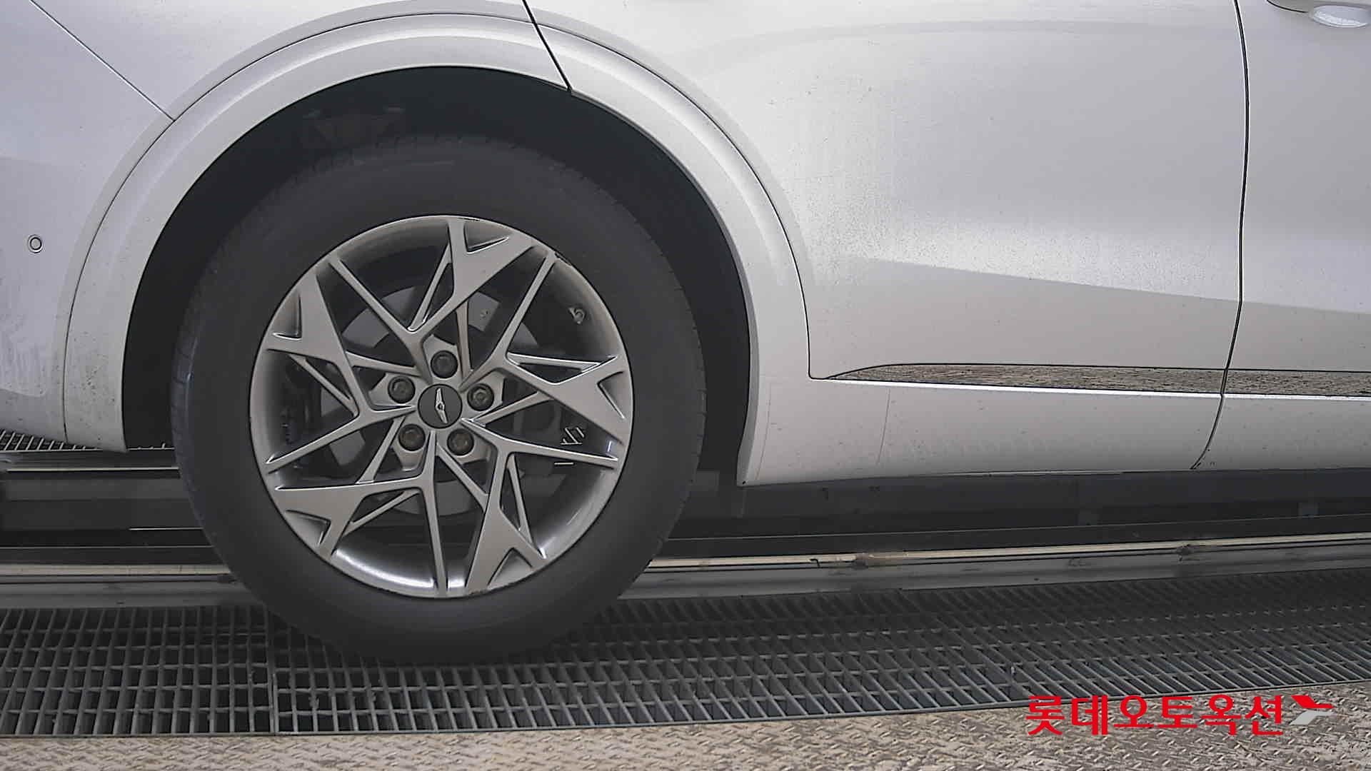 جينسس جي في 70