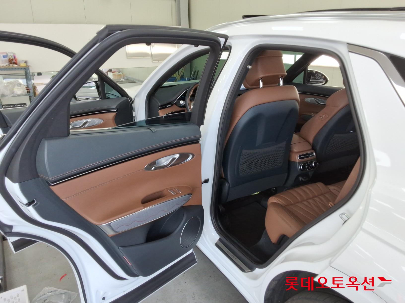 جينسس جي في 70