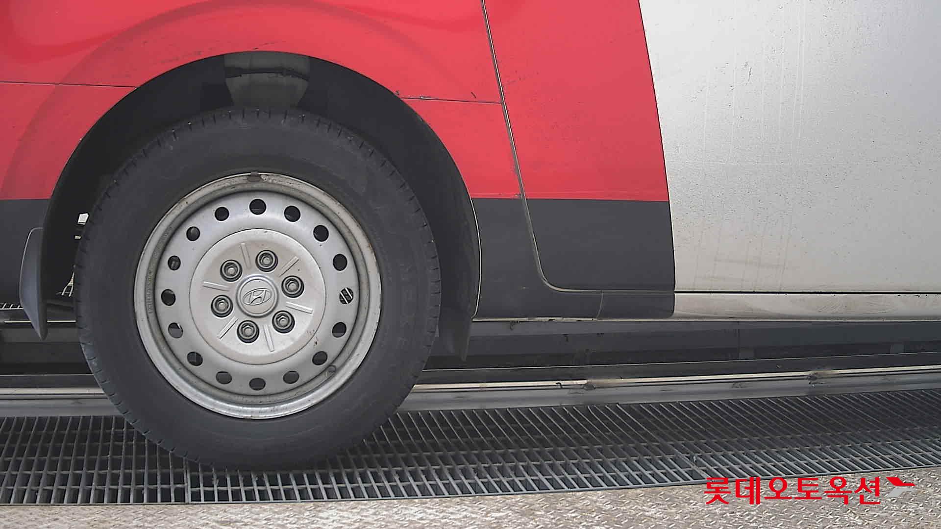 هيونداي ستاريا