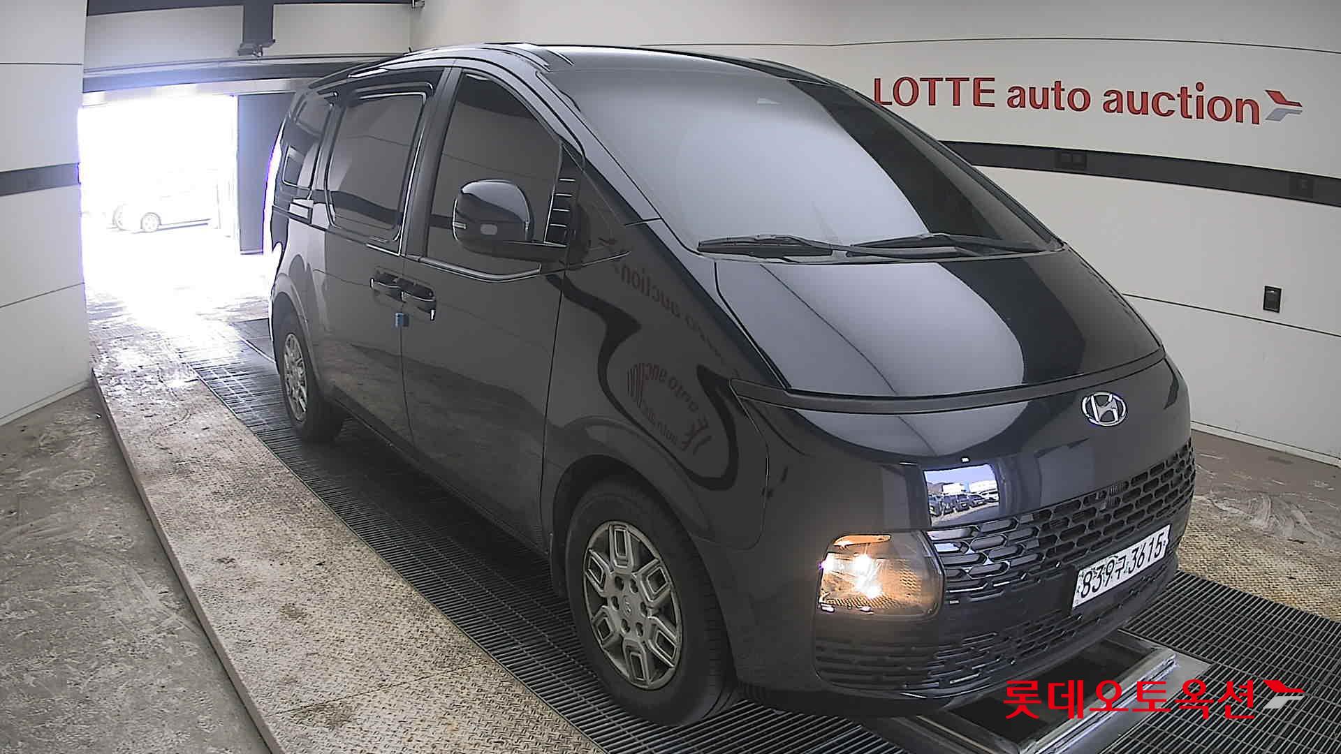 هيونداي ستاريا