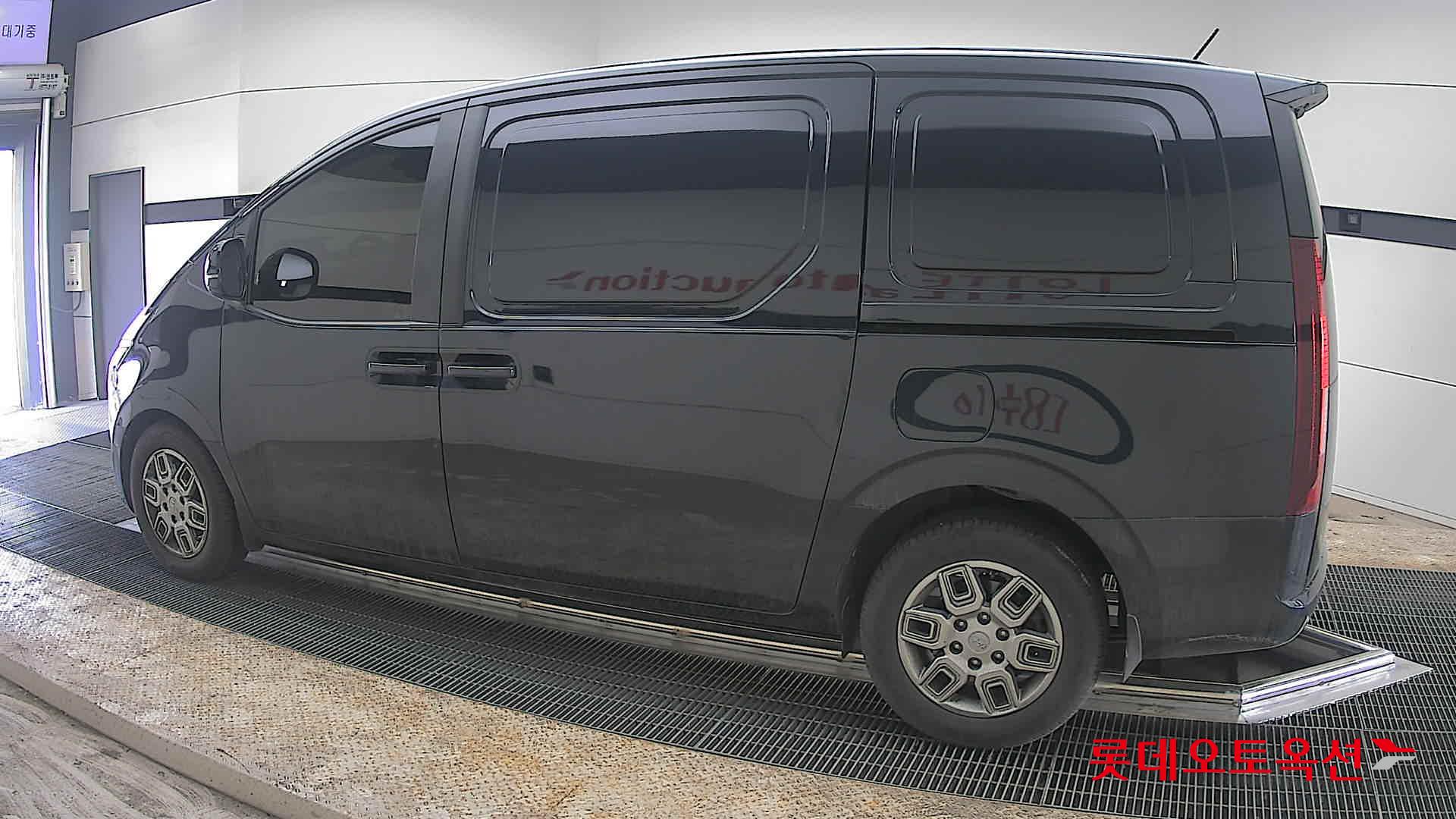 هيونداي ستاريا