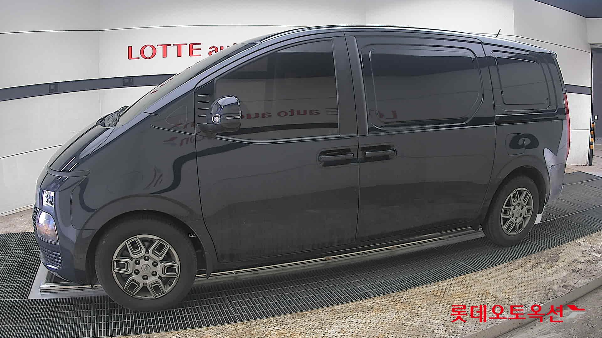 هيونداي ستاريا