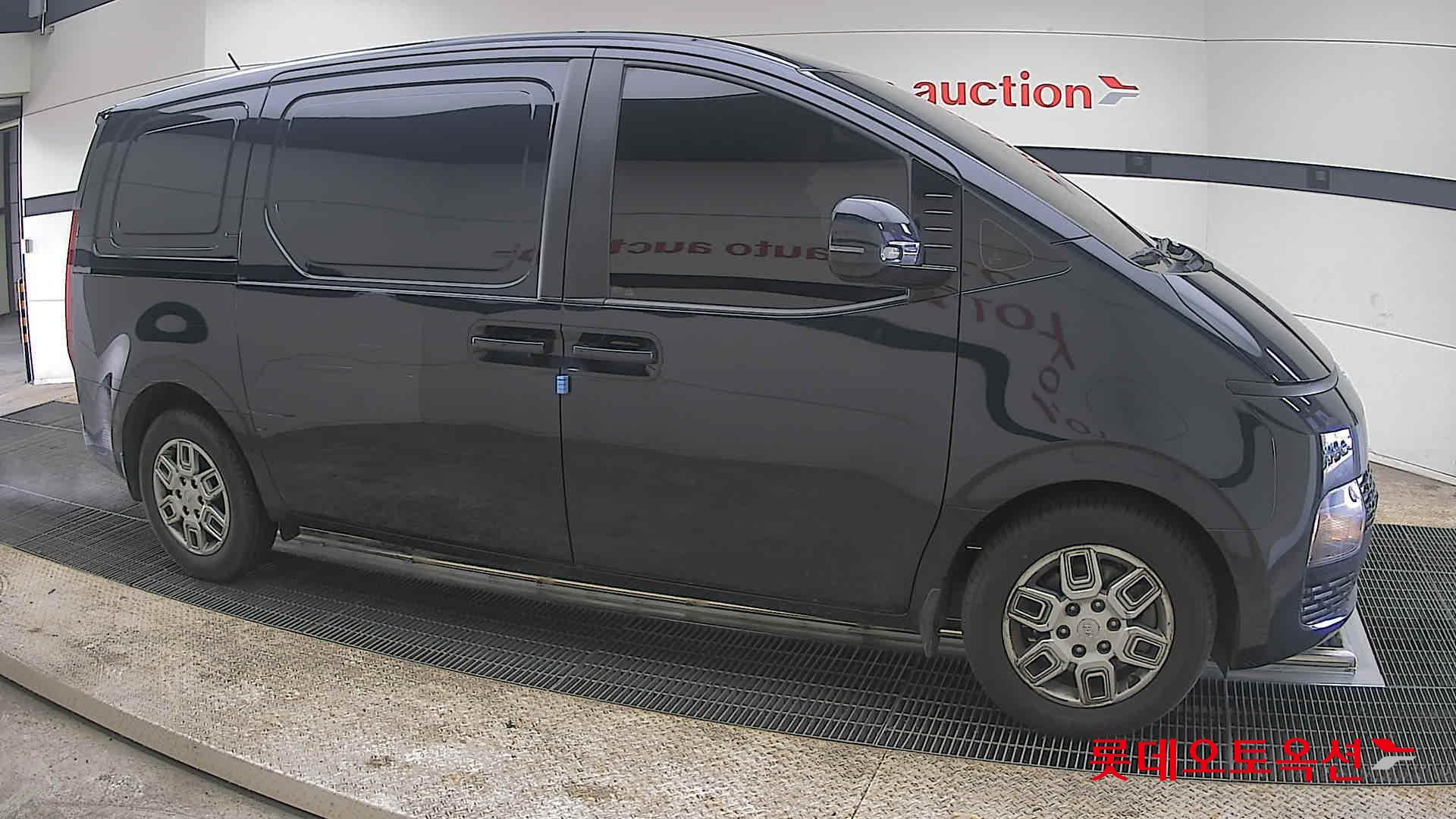 هيونداي ستاريا