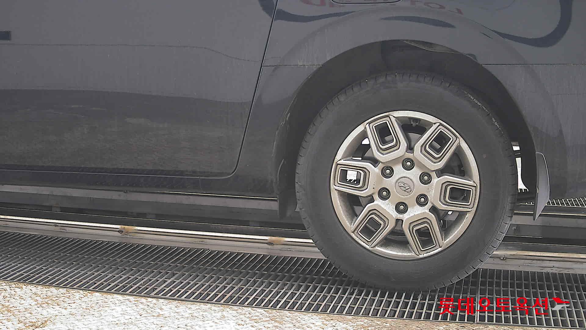 هيونداي ستاريا