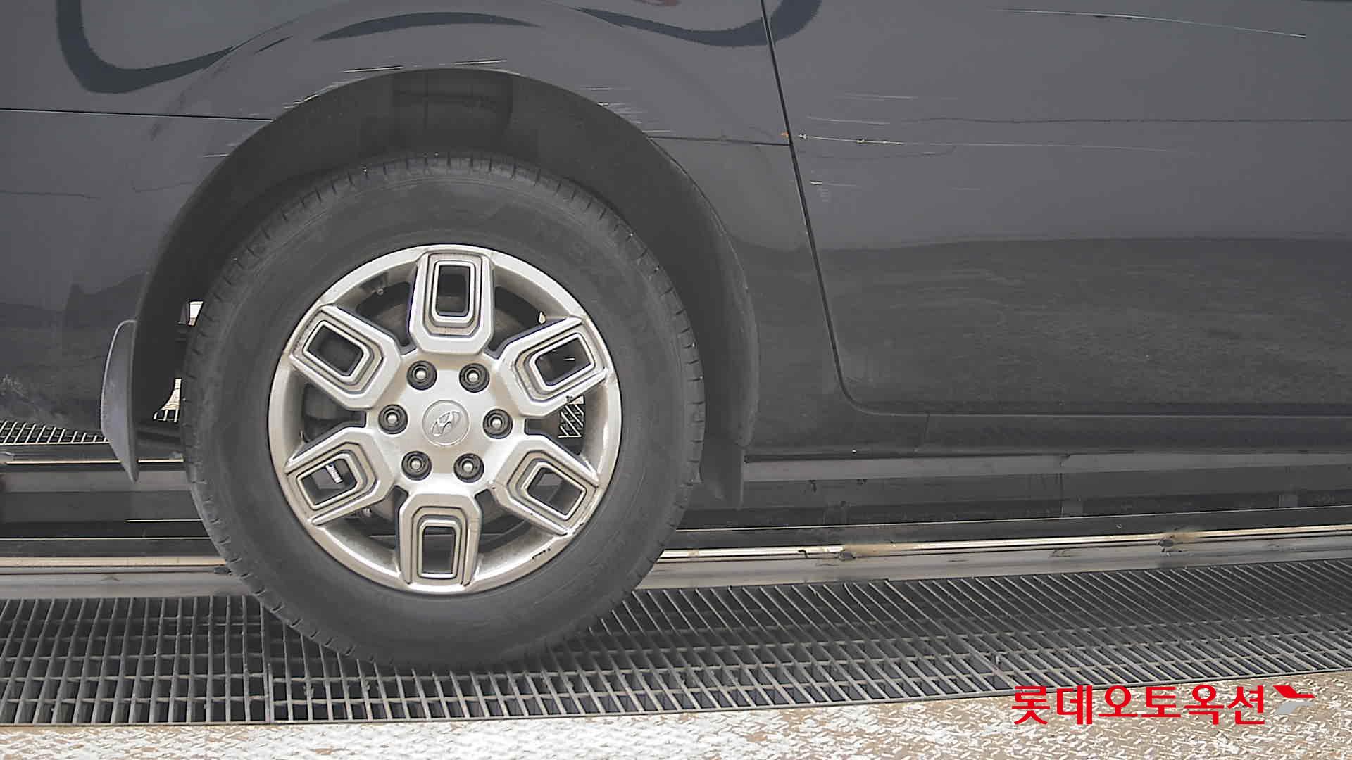 هيونداي ستاريا