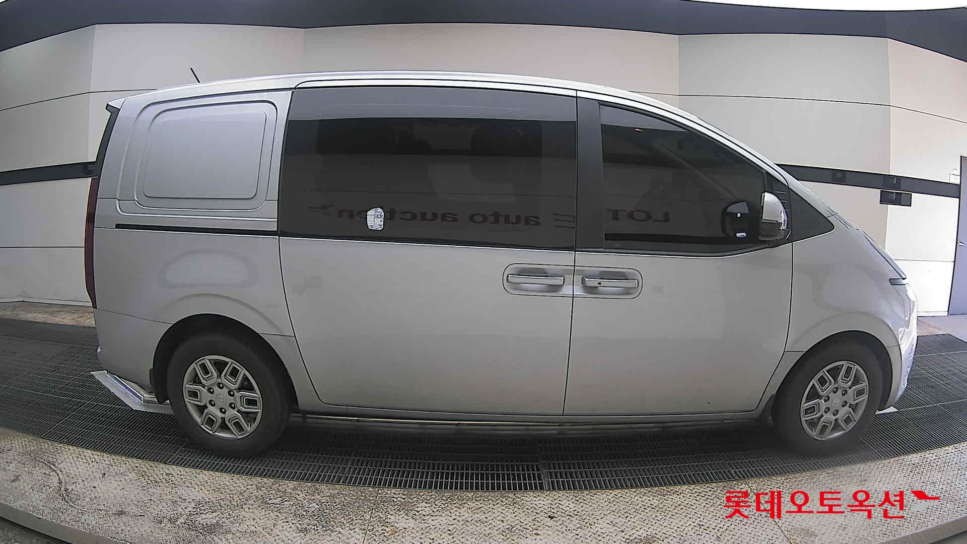 هيونداي ستاريا