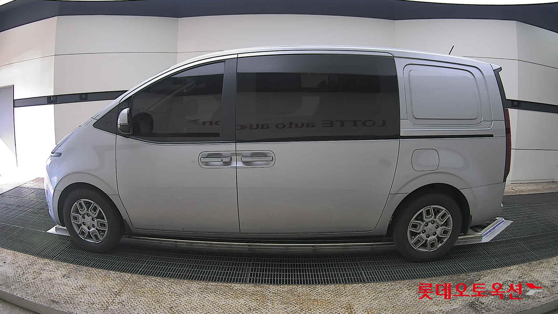 هيونداي ستاريا