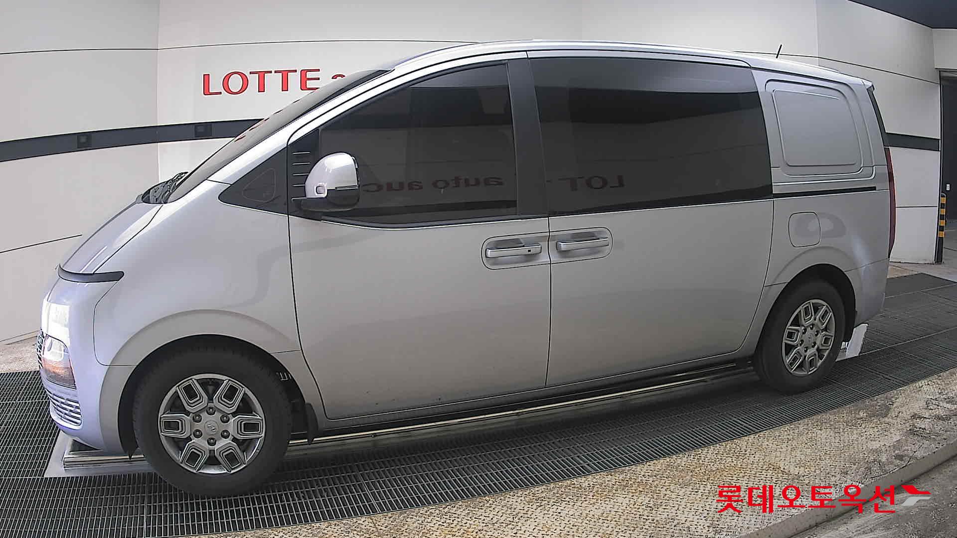 هيونداي ستاريا