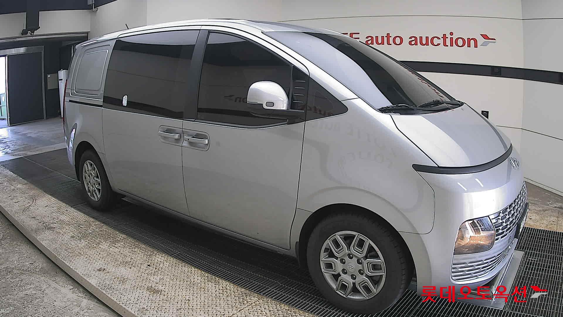 هيونداي ستاريا