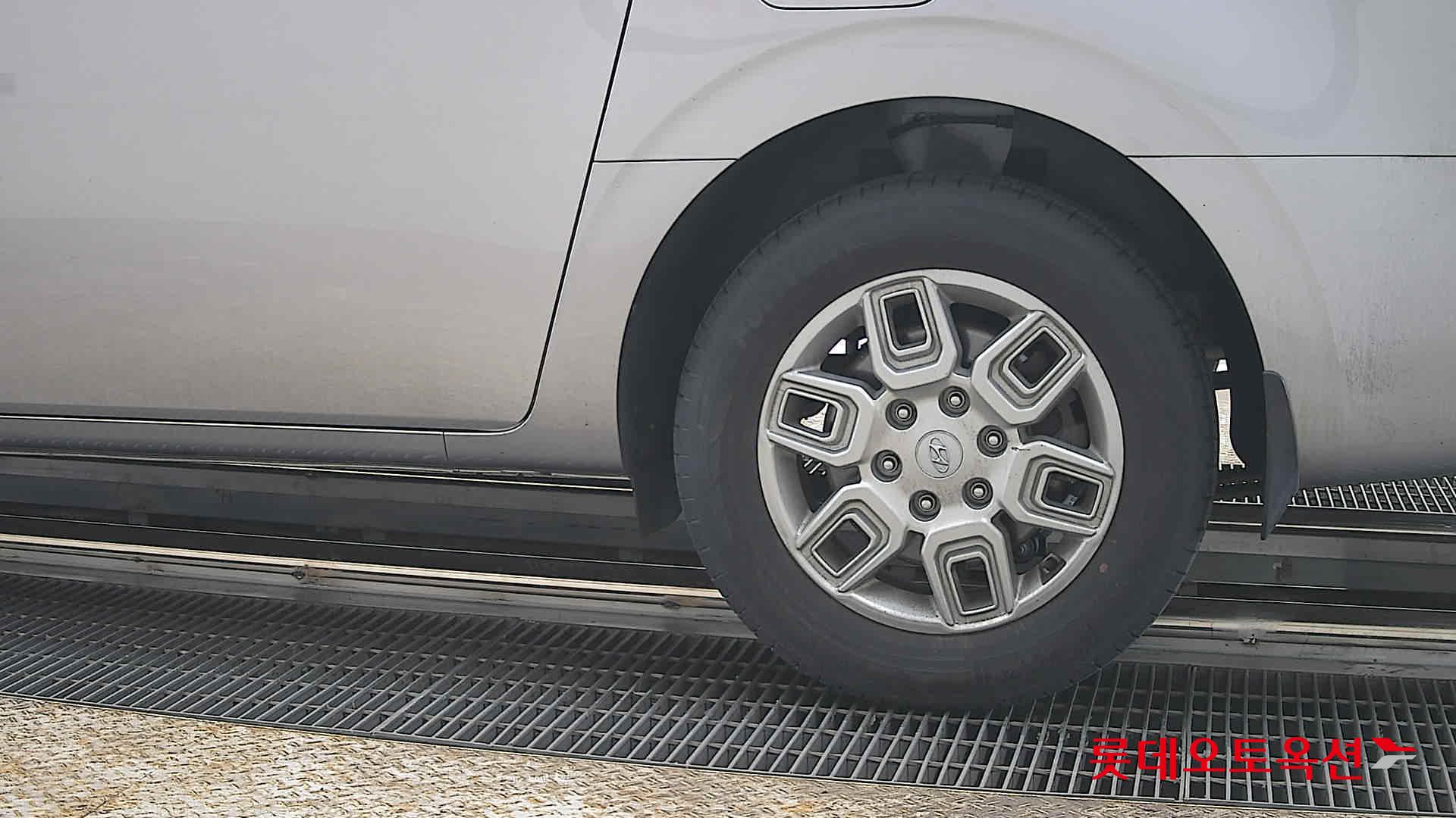 هيونداي ستاريا