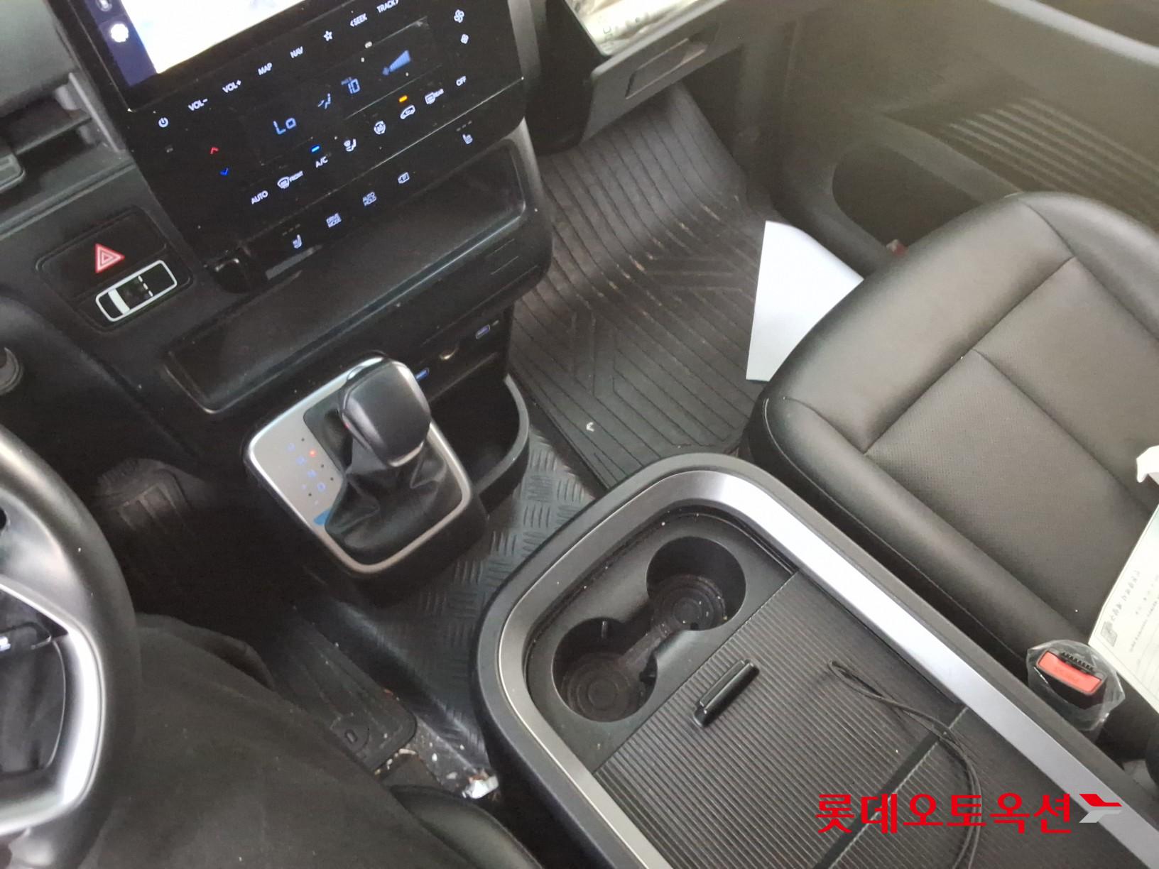 هيونداي ستاريا