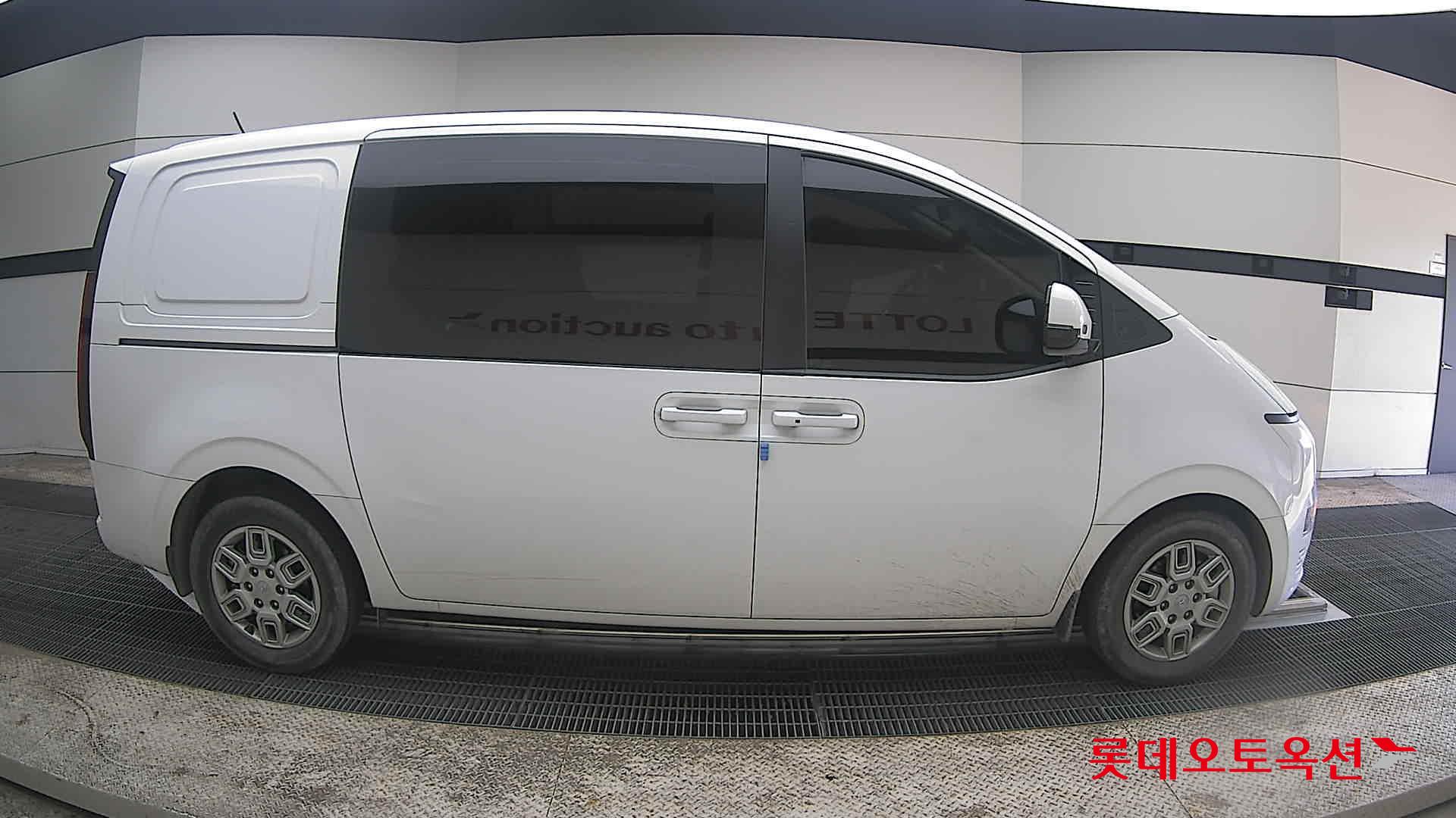 هيونداي ستاريا