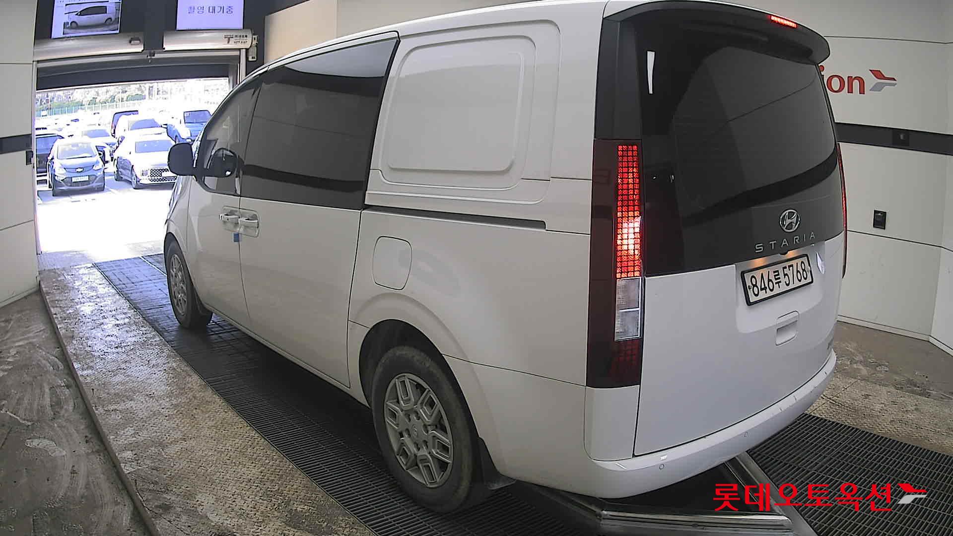 هيونداي ستاريا