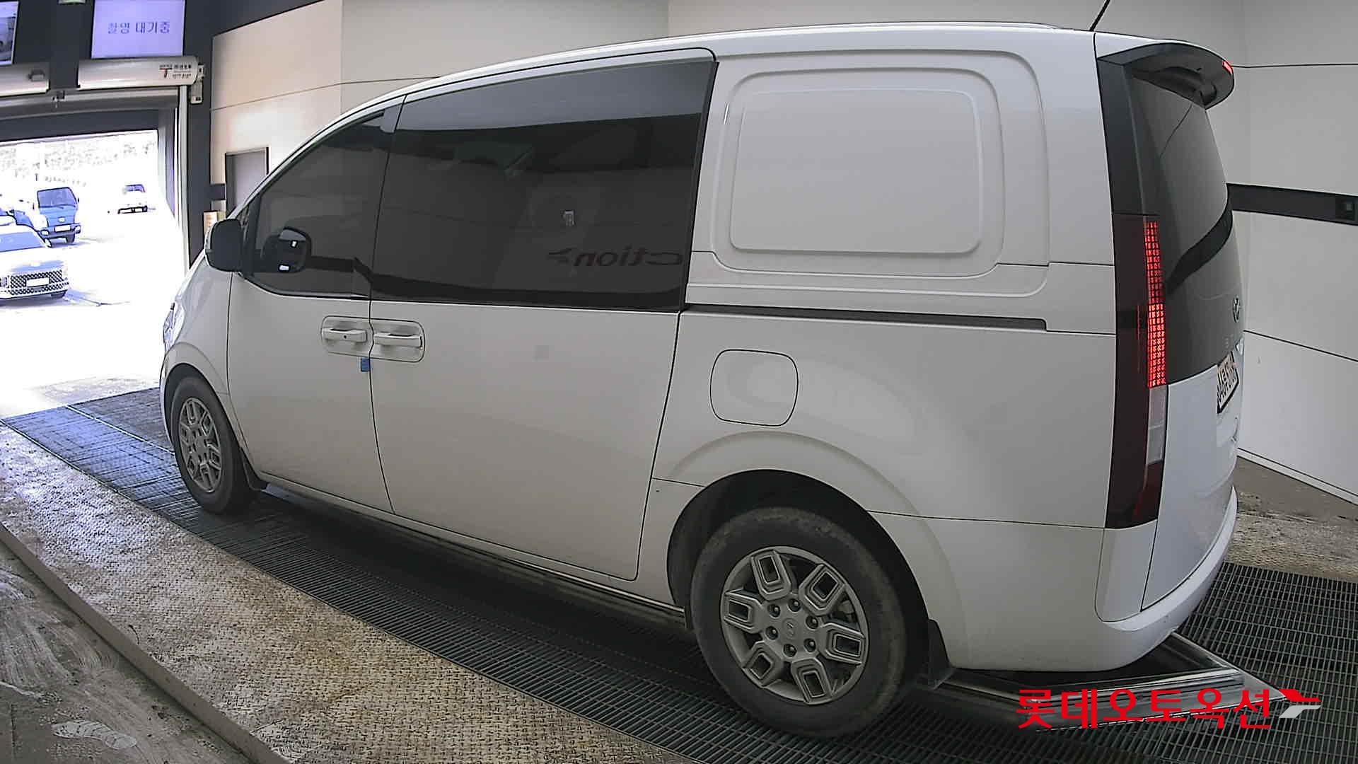 هيونداي ستاريا