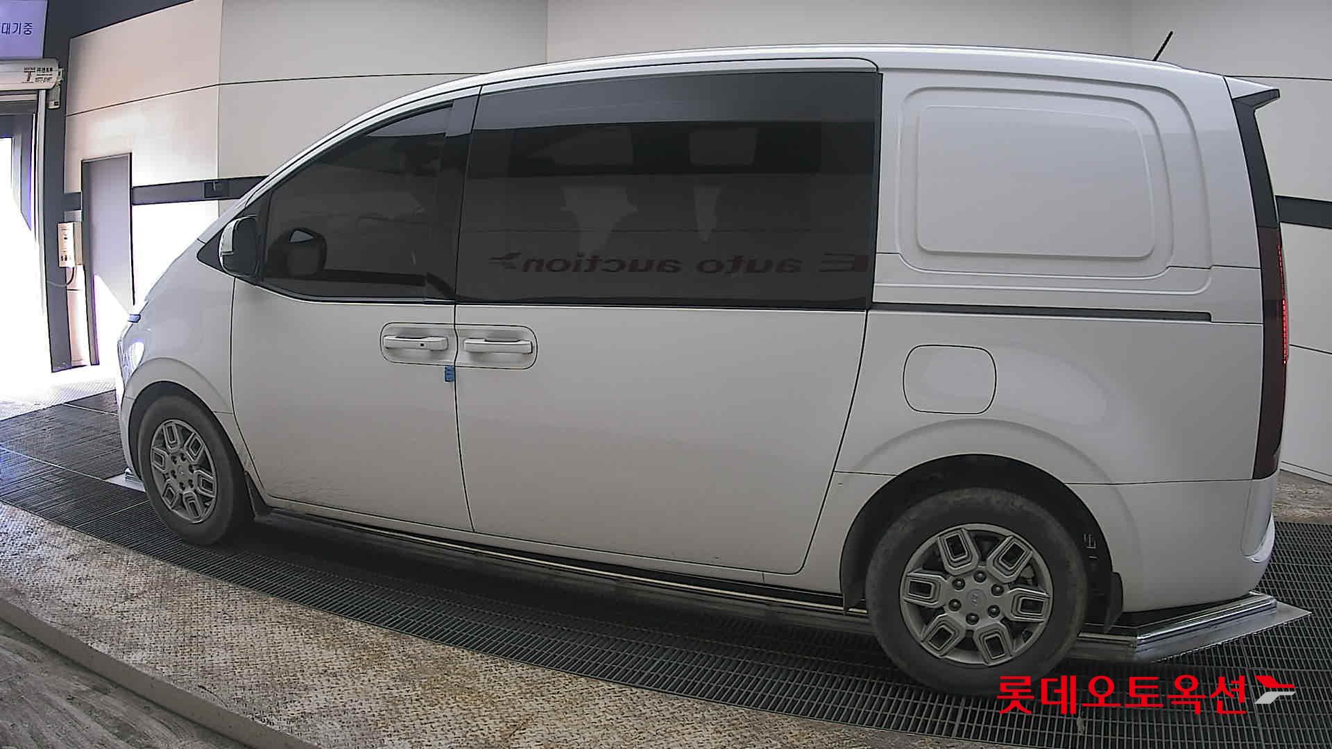 هيونداي ستاريا