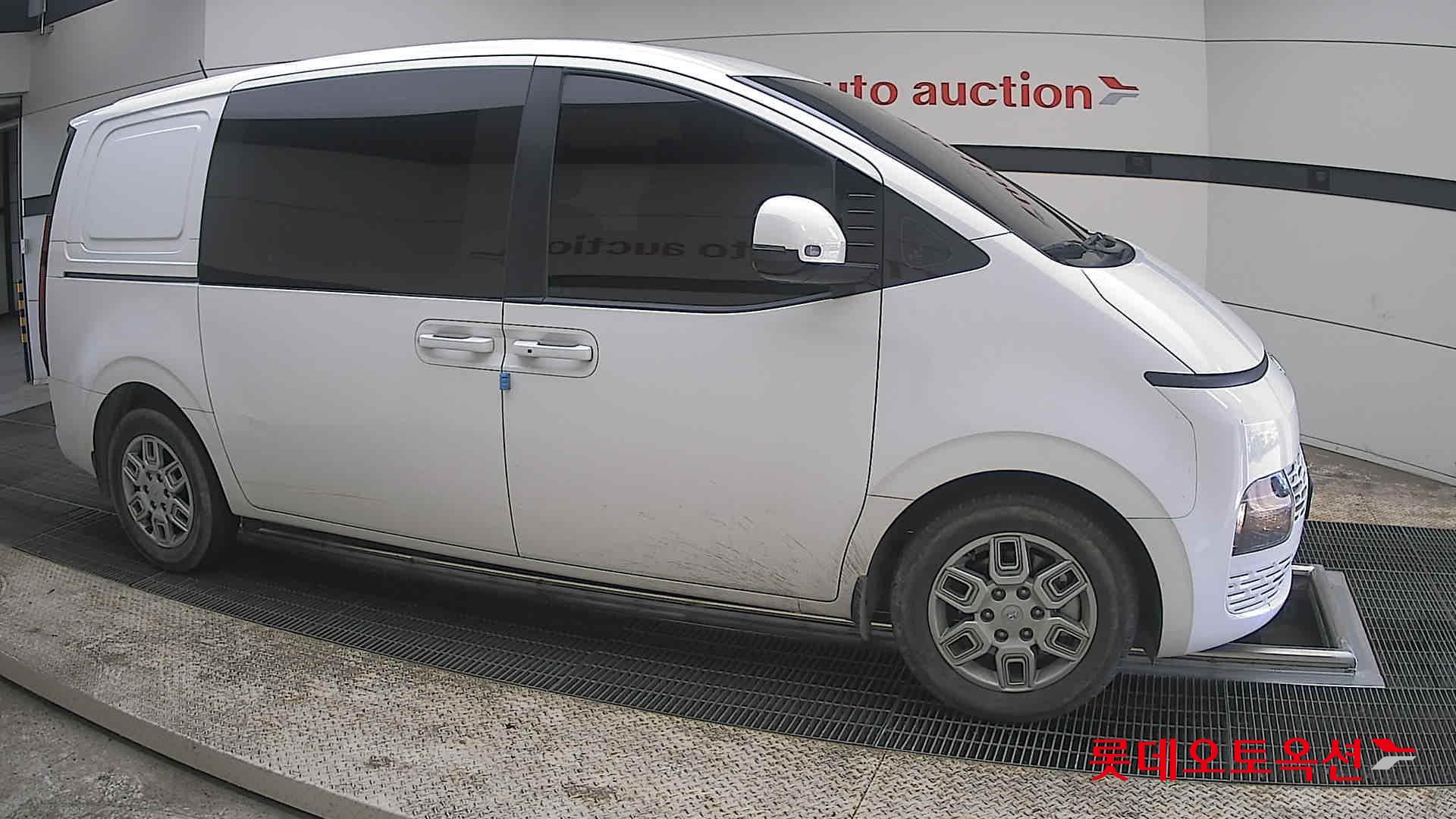 هيونداي ستاريا