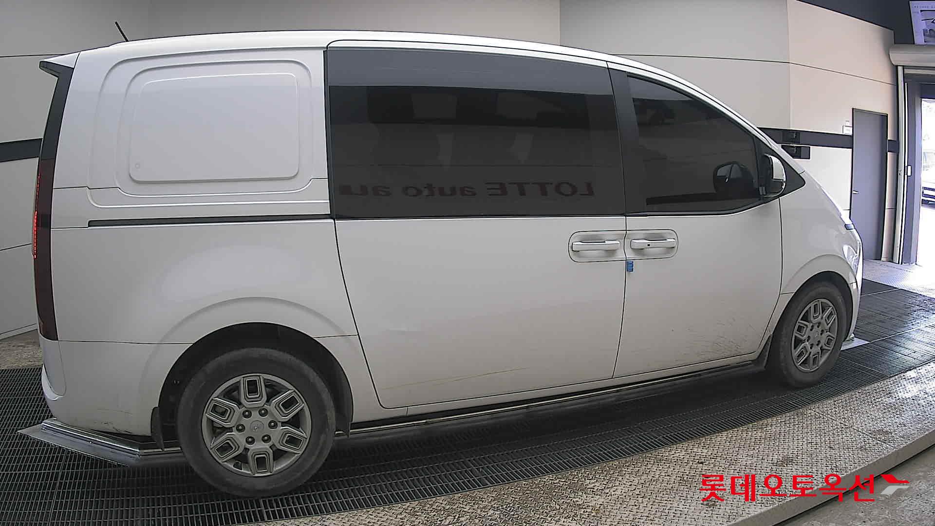 هيونداي ستاريا