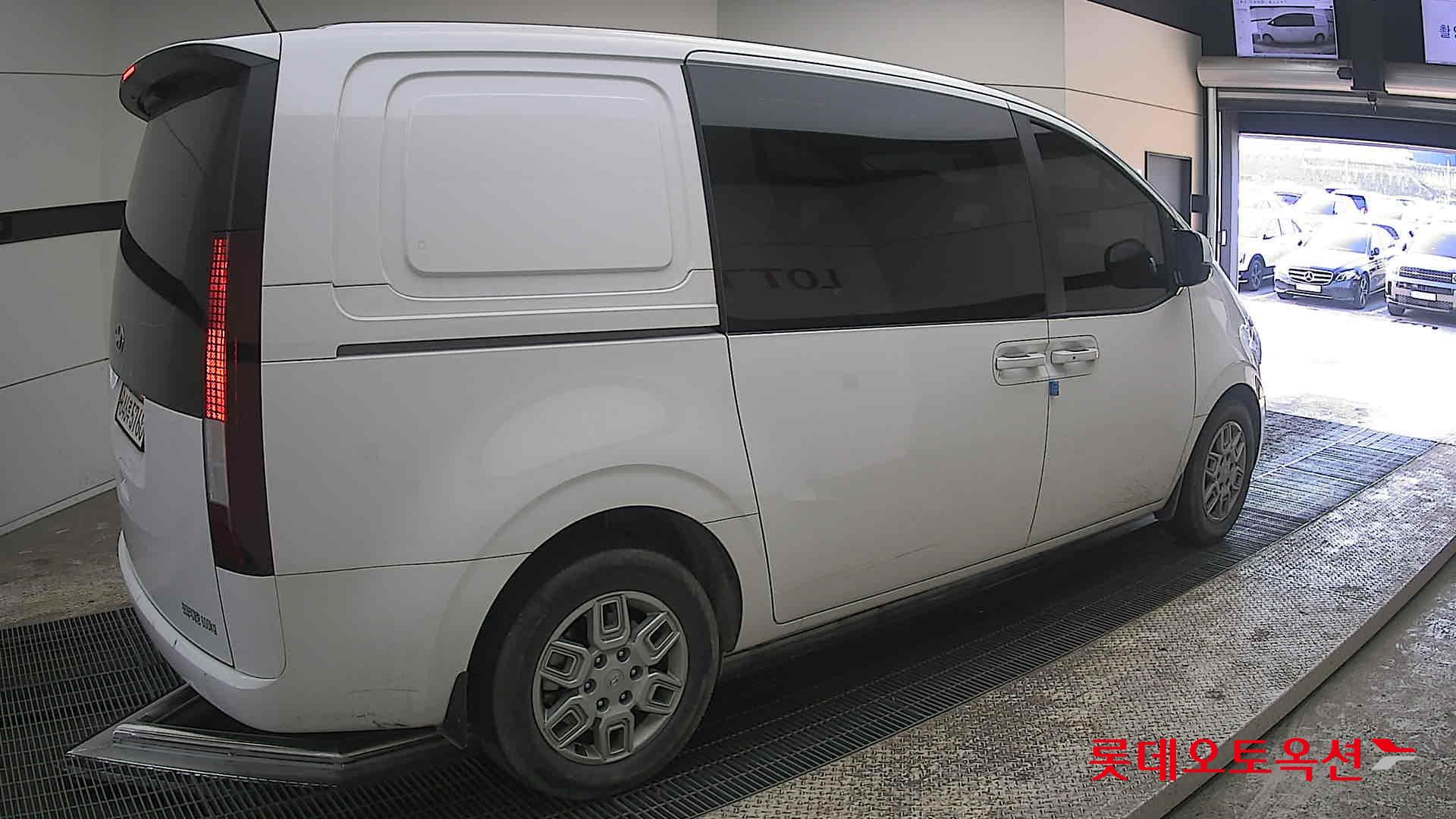 هيونداي ستاريا