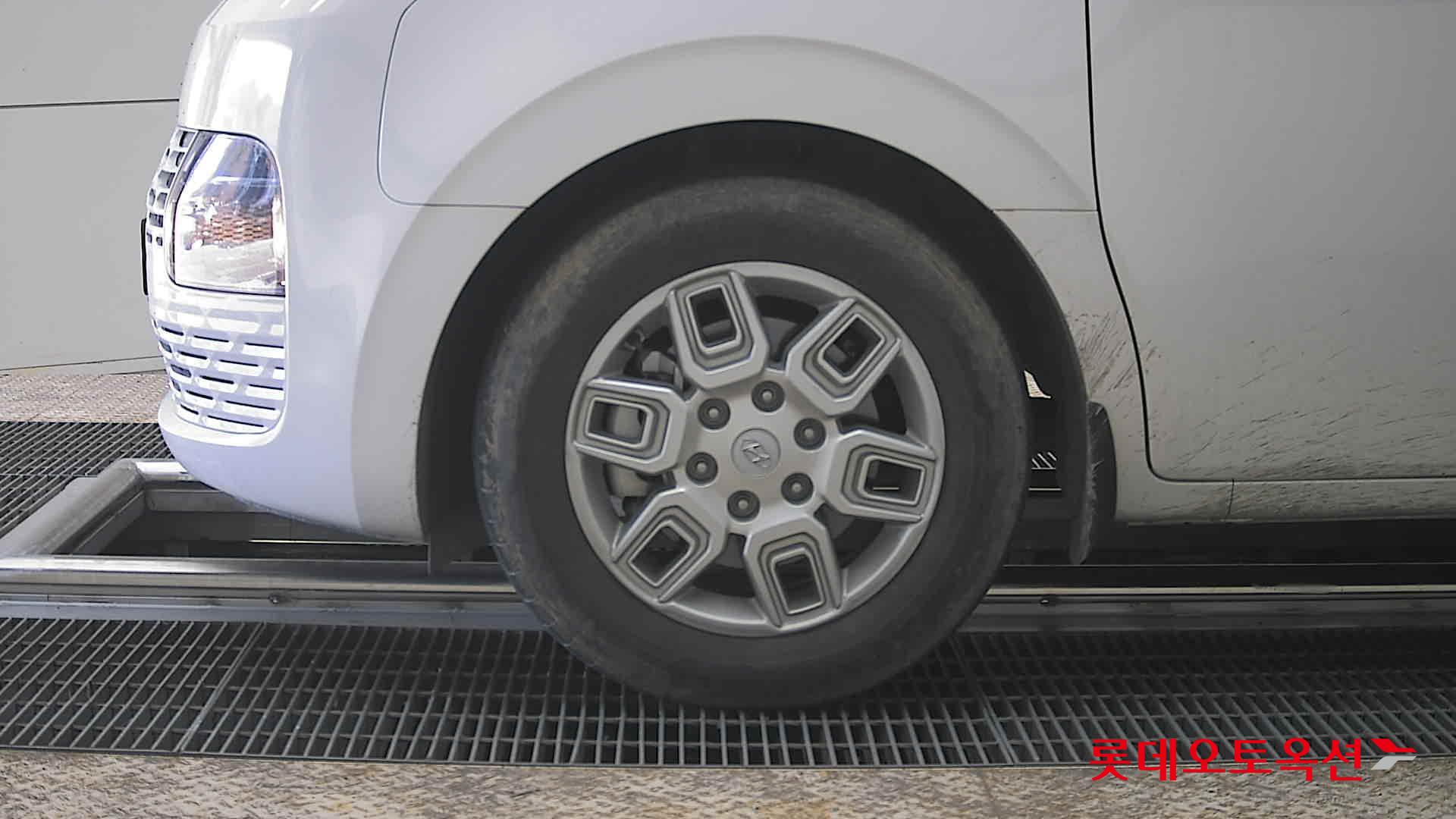 هيونداي ستاريا