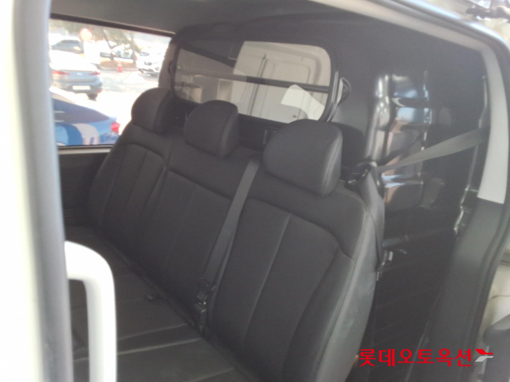 هيونداي ستاريا