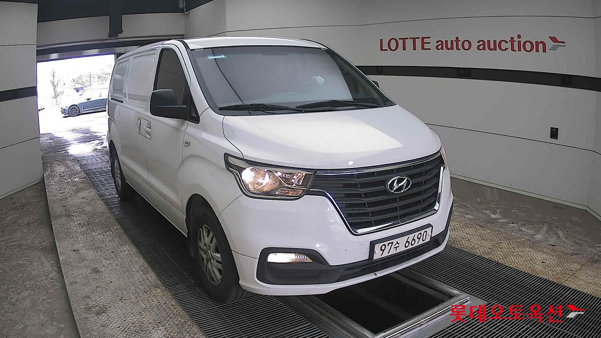 هيونداي جراند ستاركس