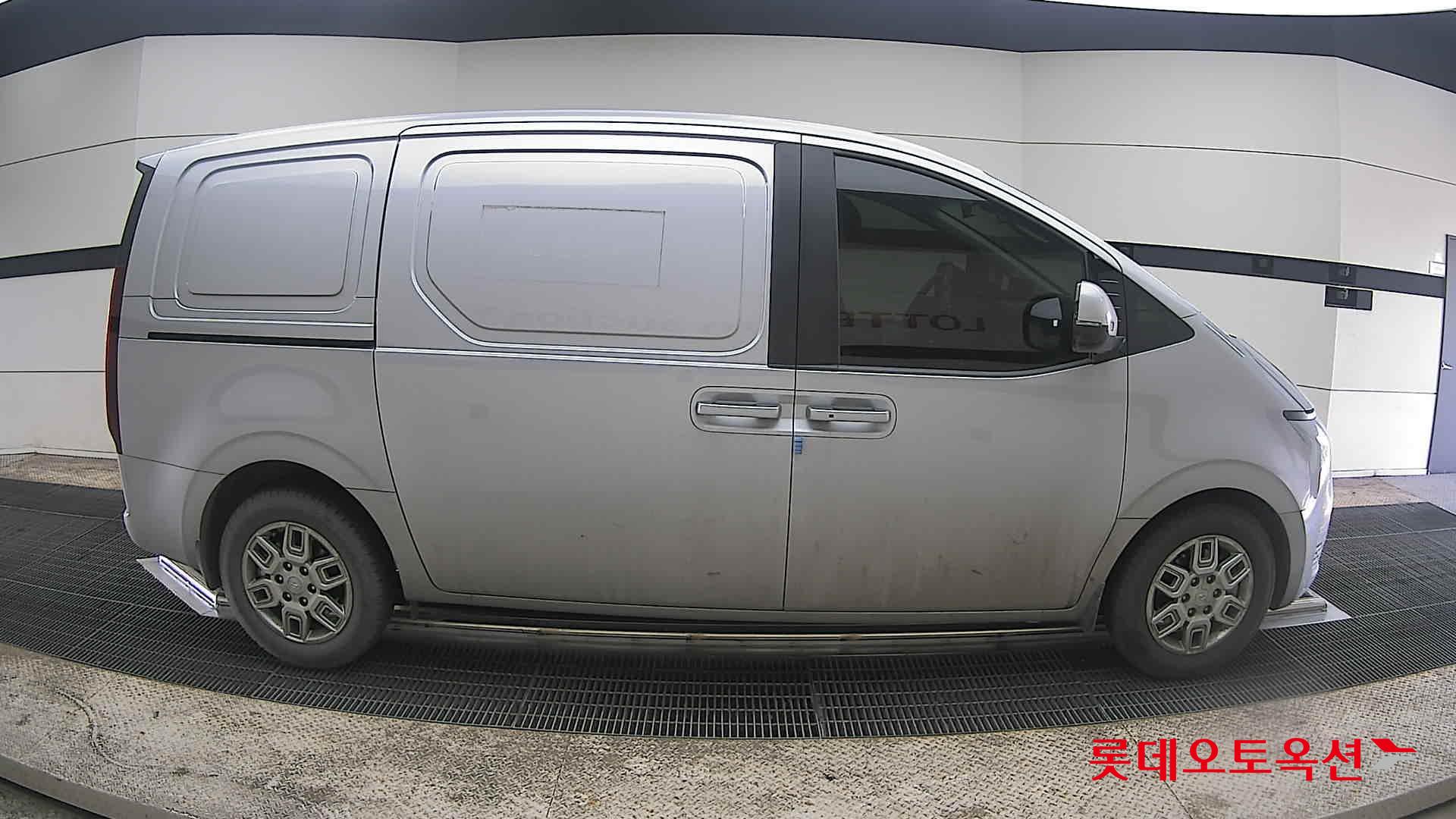 هيونداي ستاريا