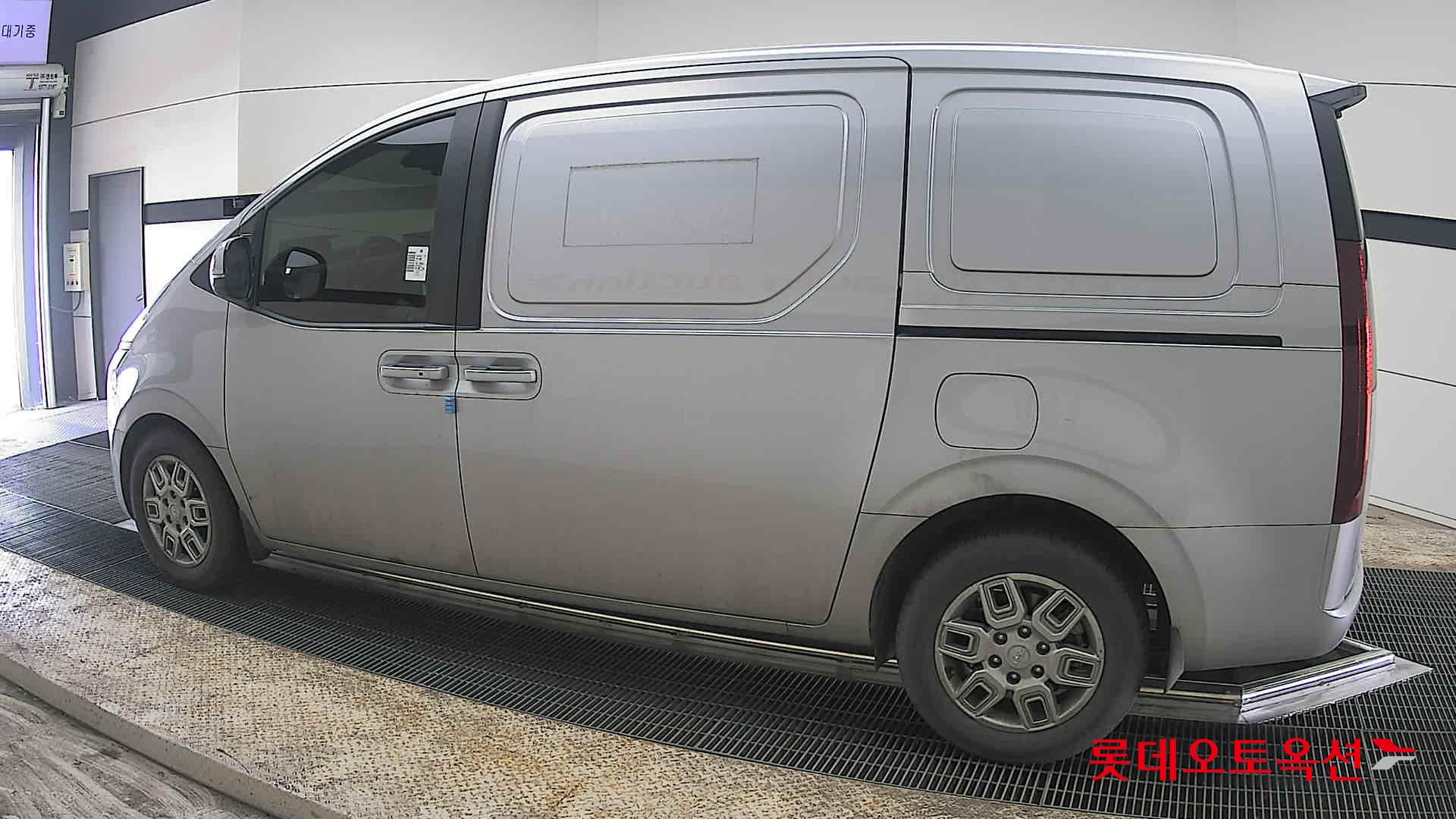 هيونداي ستاريا