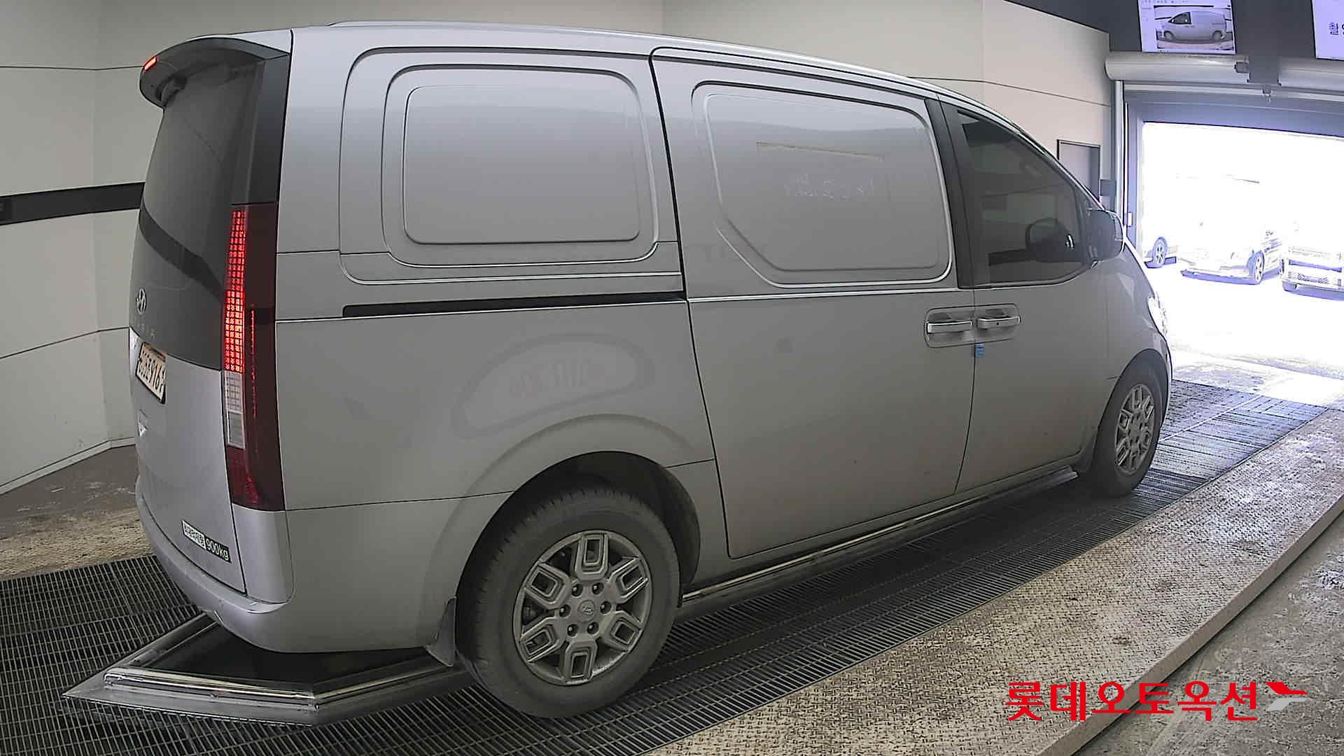 هيونداي ستاريا