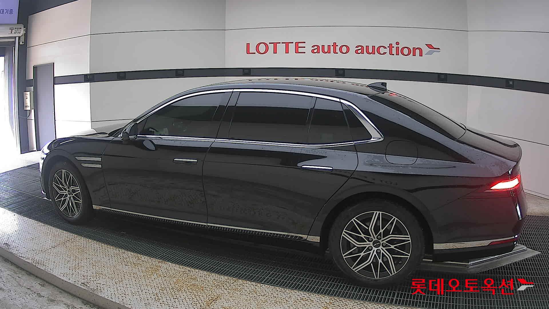 2025 - genesis g90