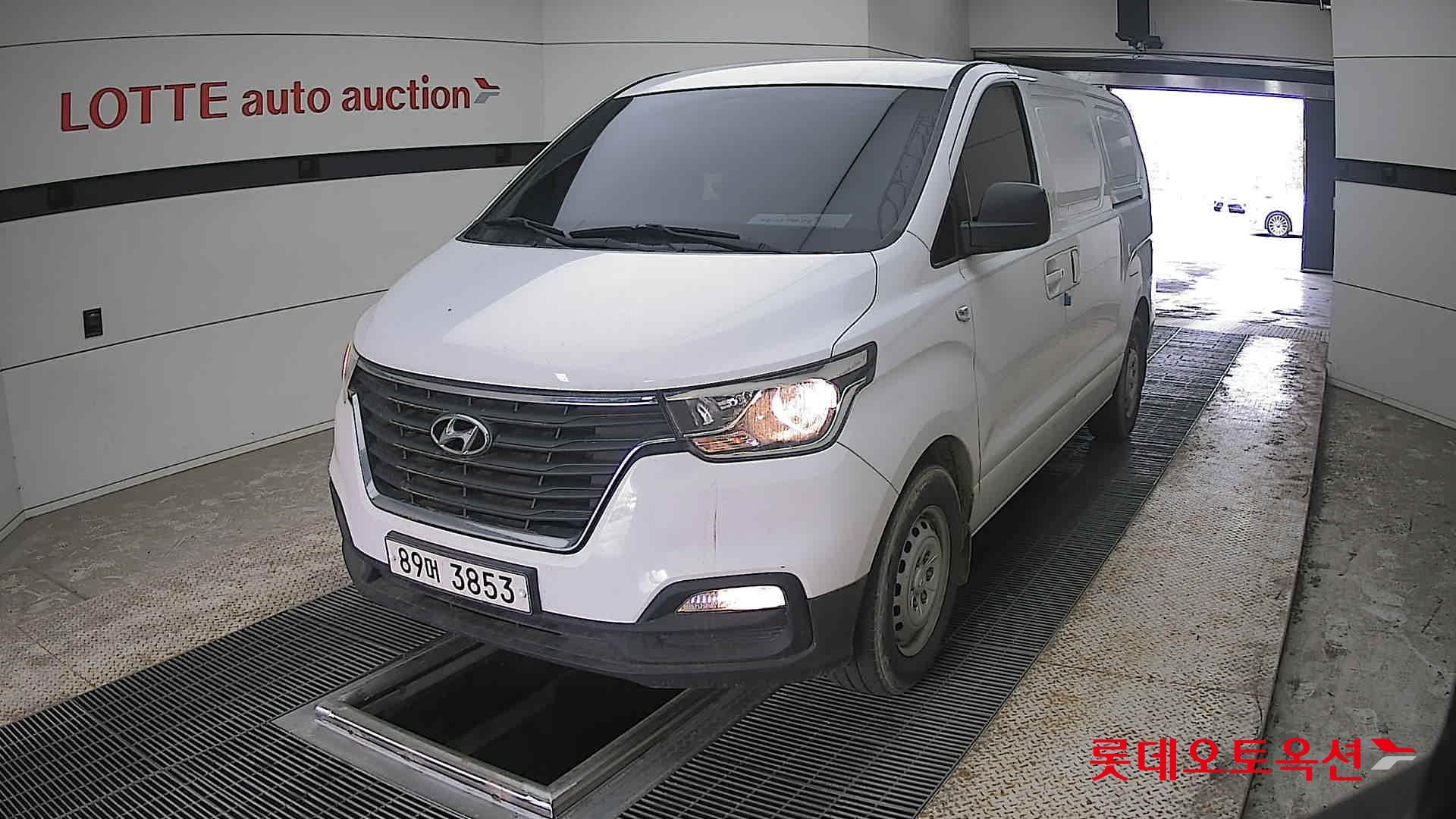 Hyundai Grand Starex 2021 - Image 10