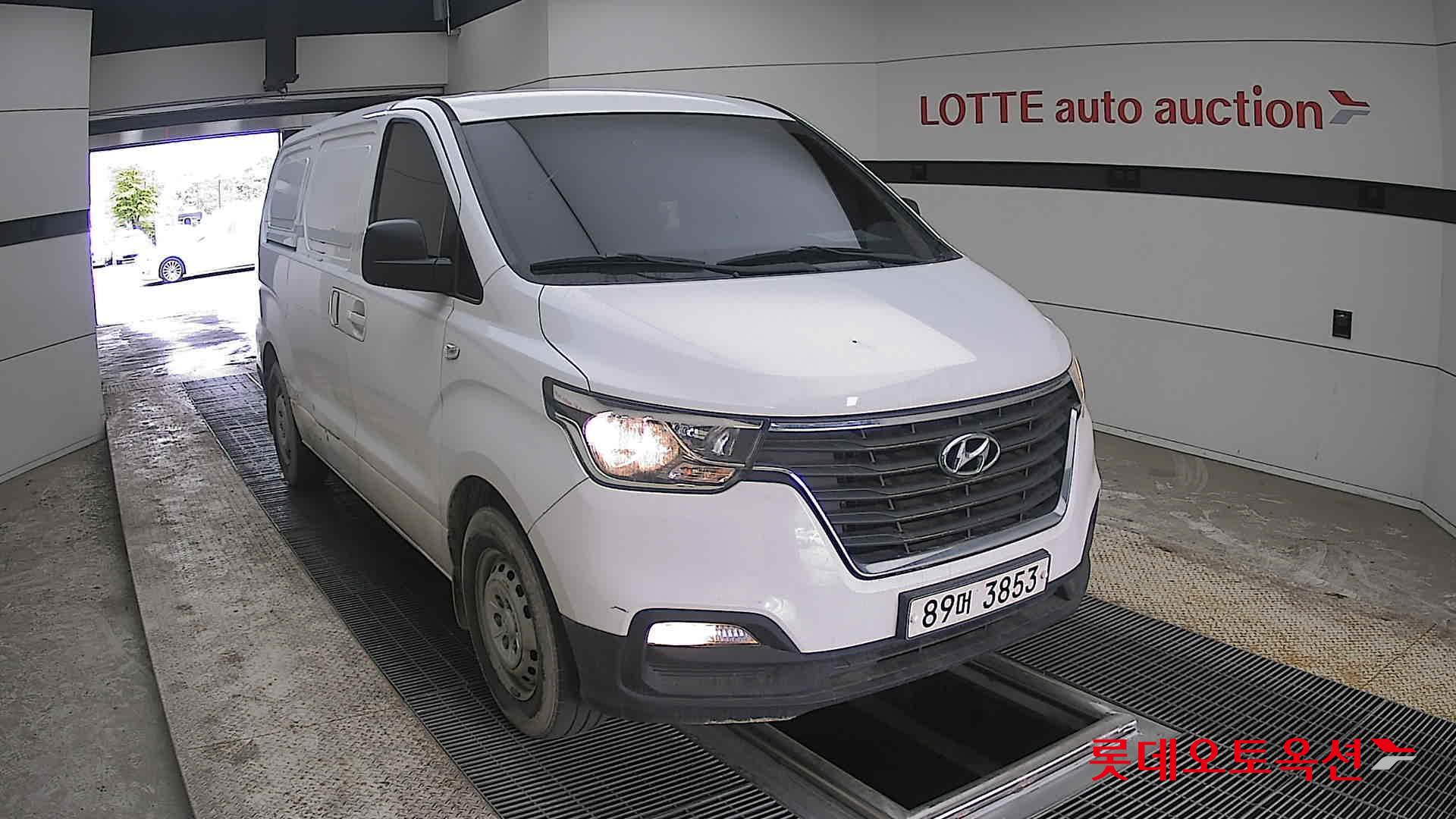 Hyundai Grand Starex 2021 - Image 24