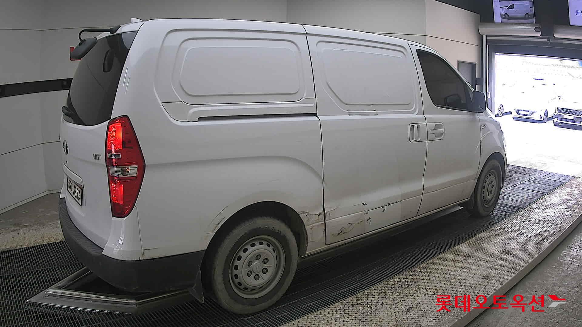 Hyundai Grand Starex 2021 - Image 19