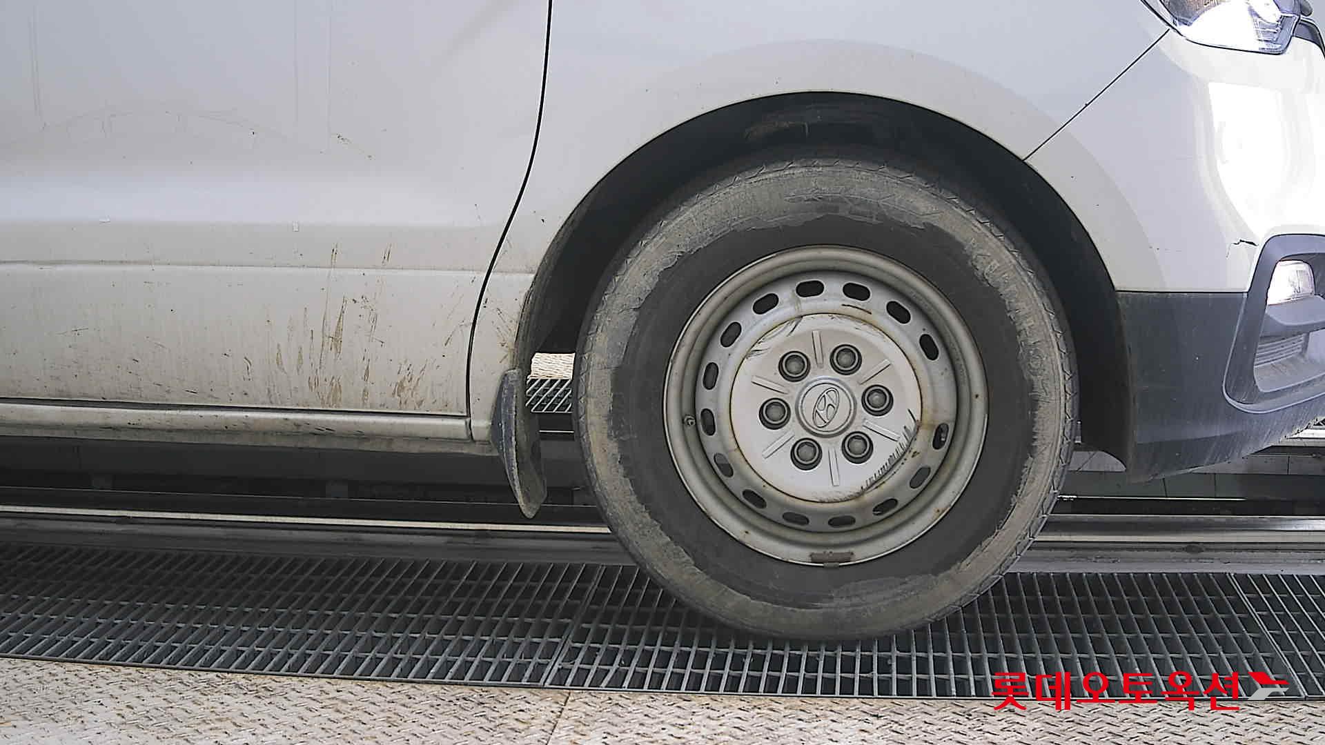 Hyundai Grand Starex 2021 - Image 27