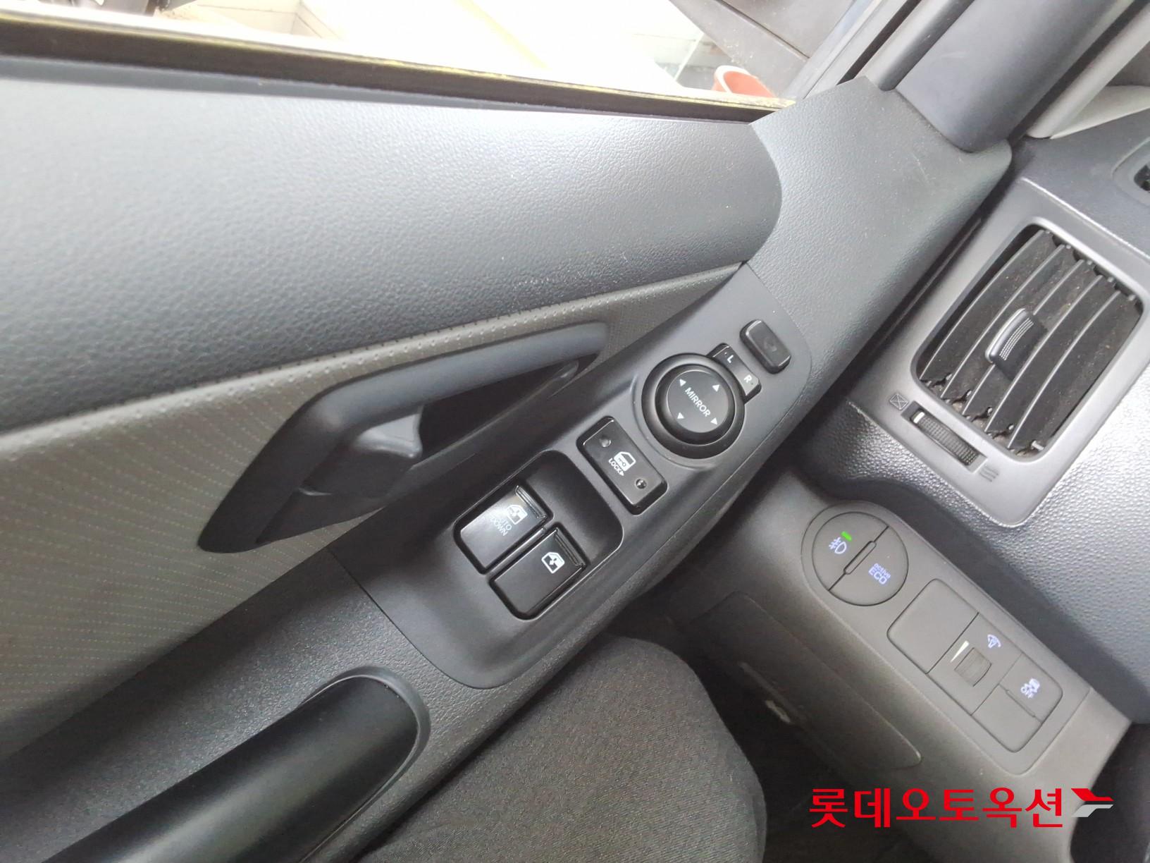 Hyundai Grand Starex 2021 - Image 29