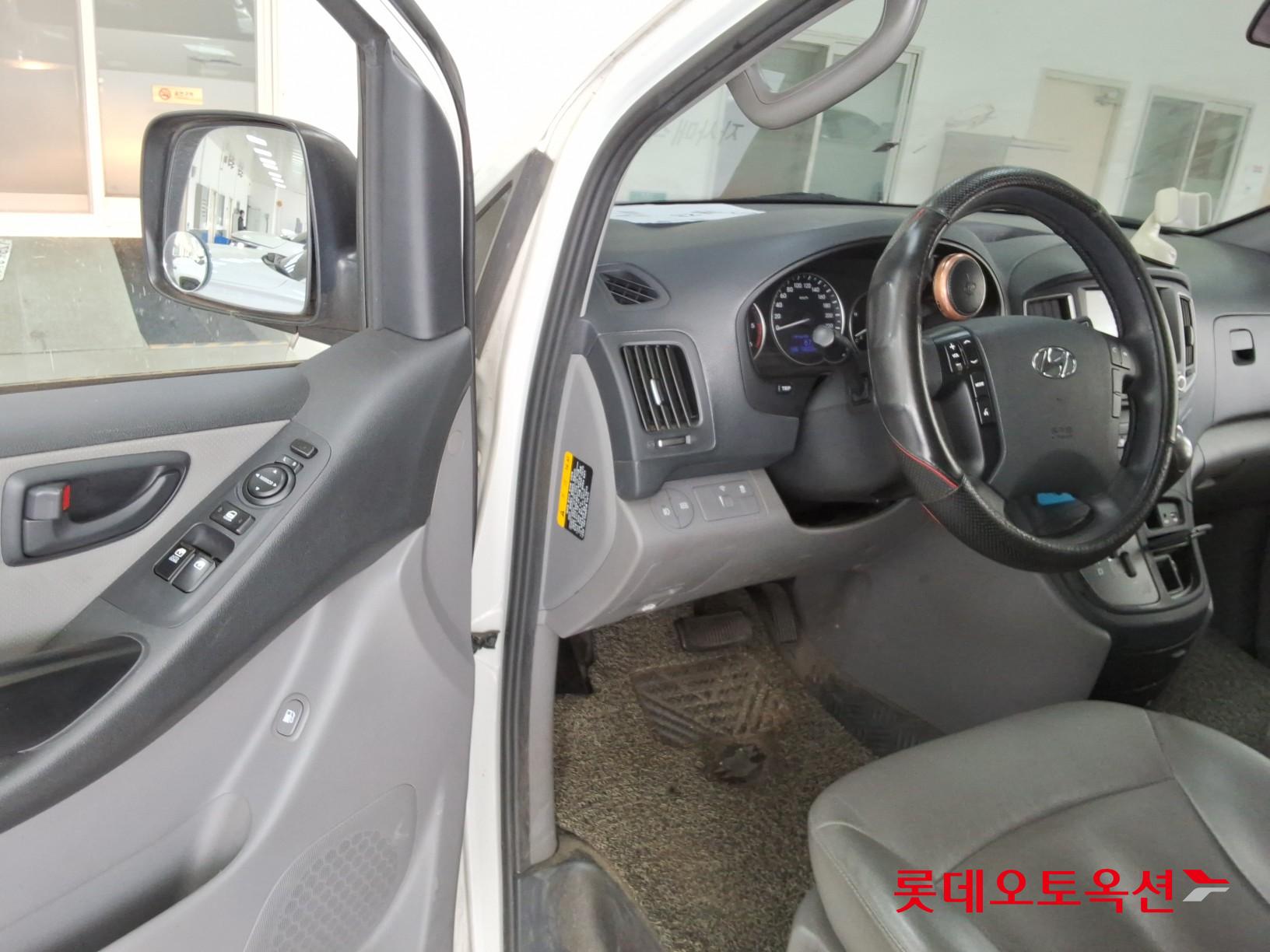 Hyundai Grand Starex 2021 - Image 36