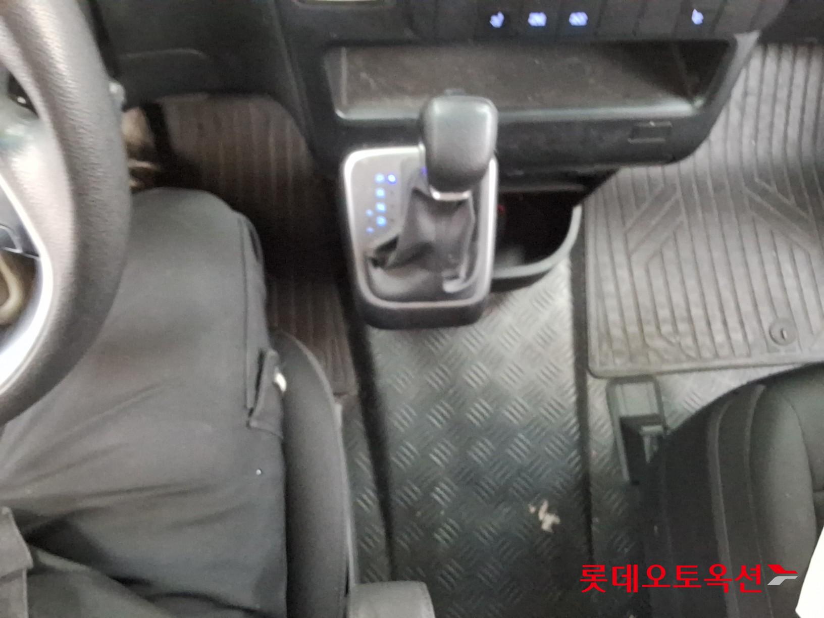 Hyundai Staria 2022 - Image 33