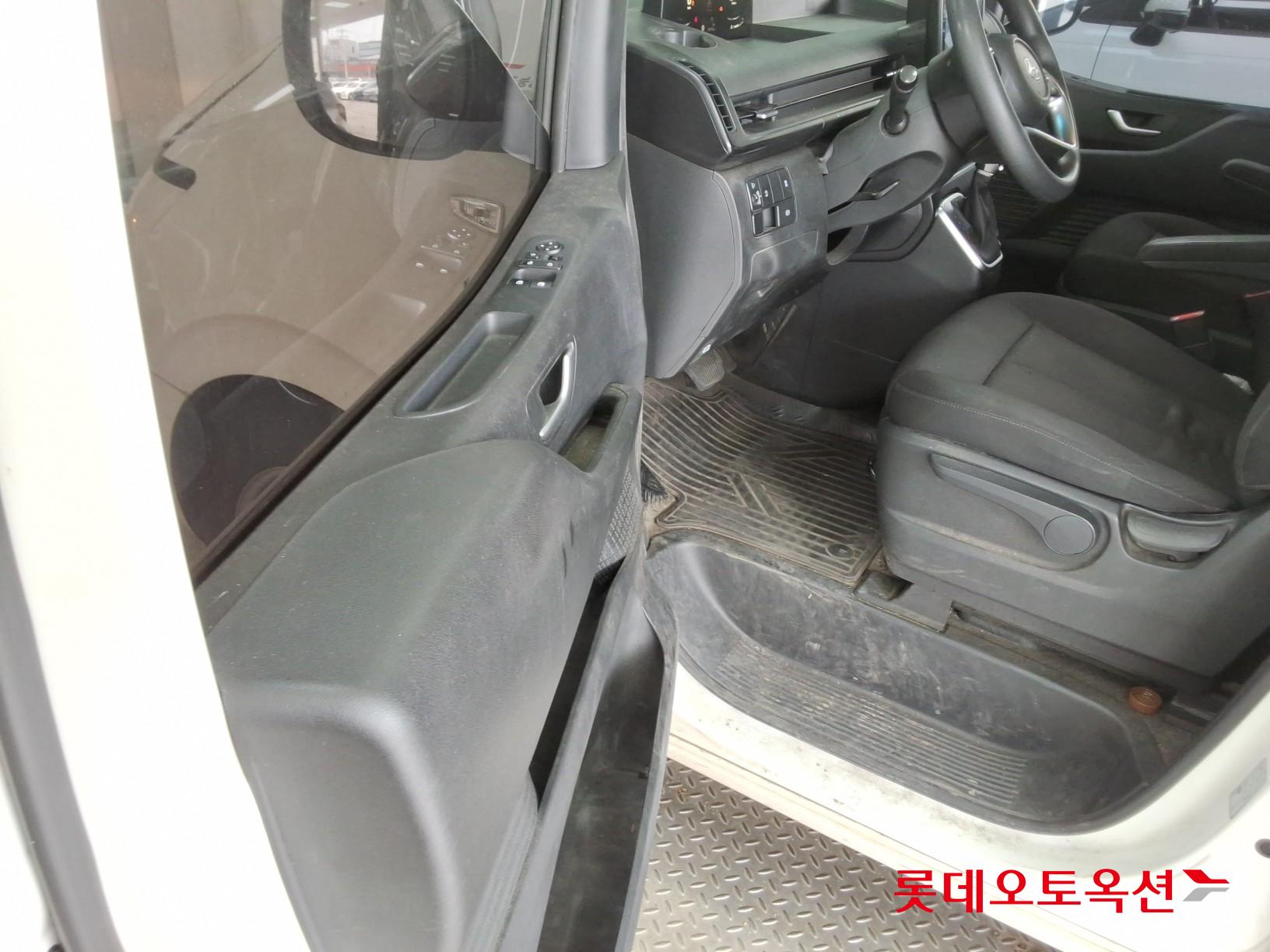 Hyundai Staria 2022 - Image 36