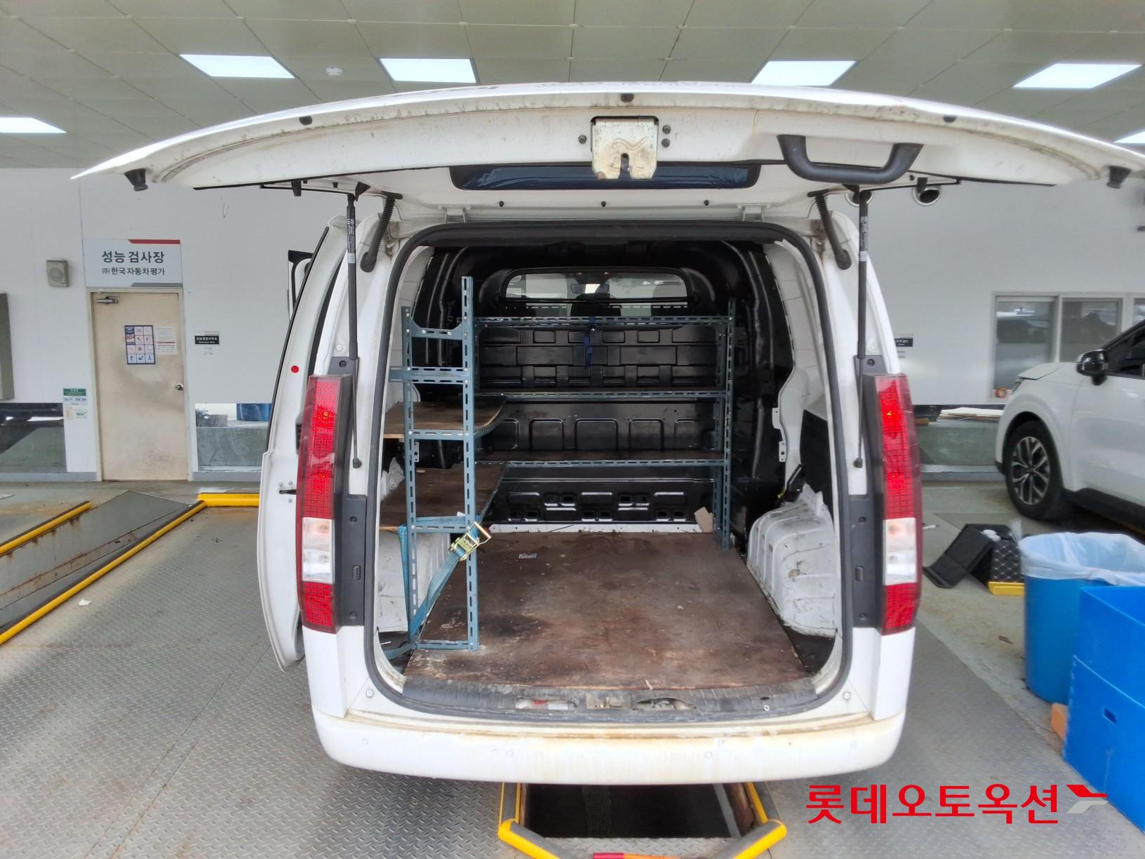 Hyundai Staria 2022 - Image 9