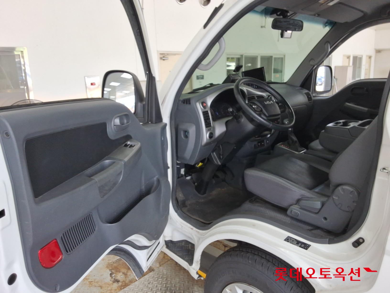 2023 - kia bongo