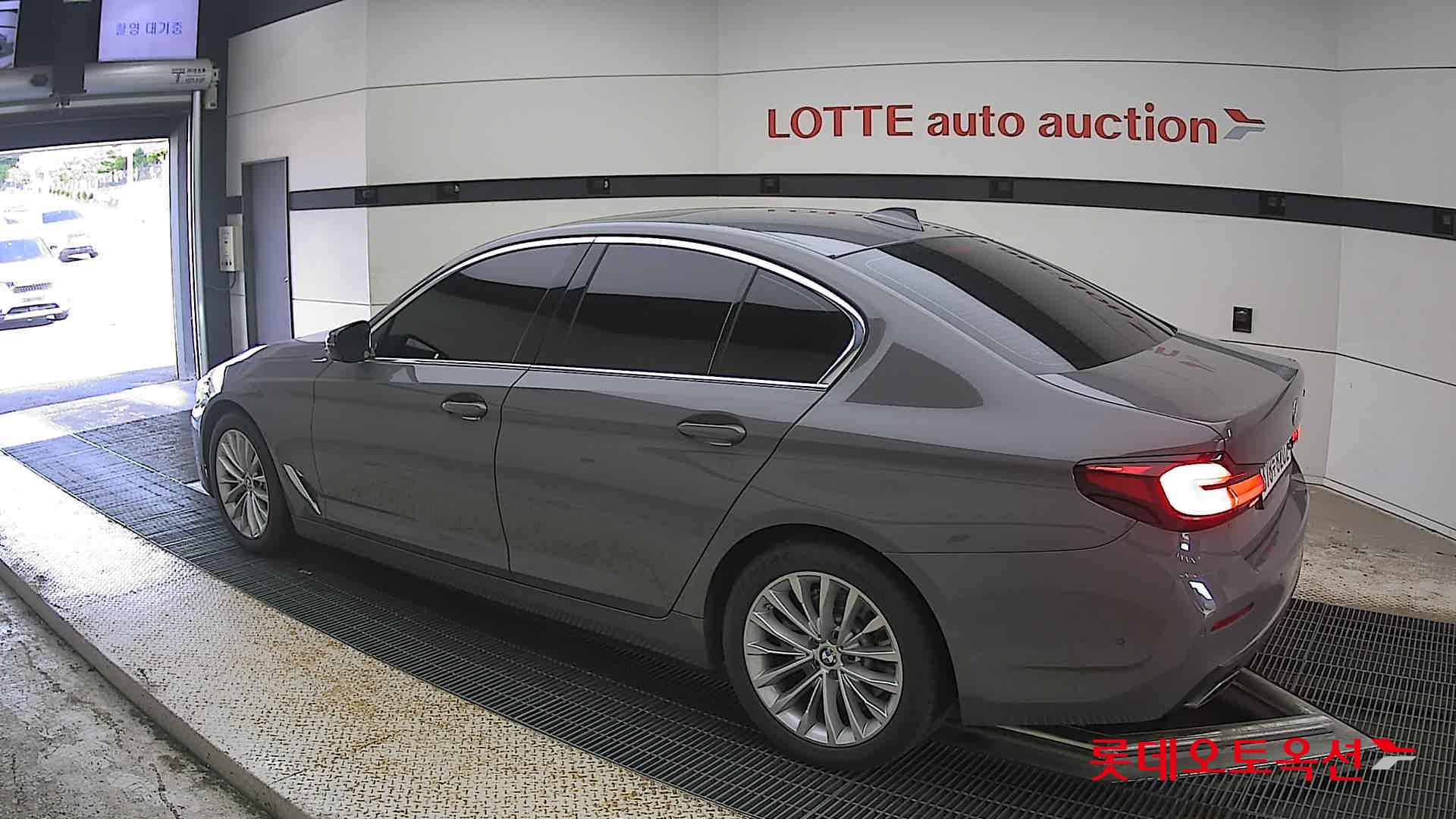 2022 - bmw 530i