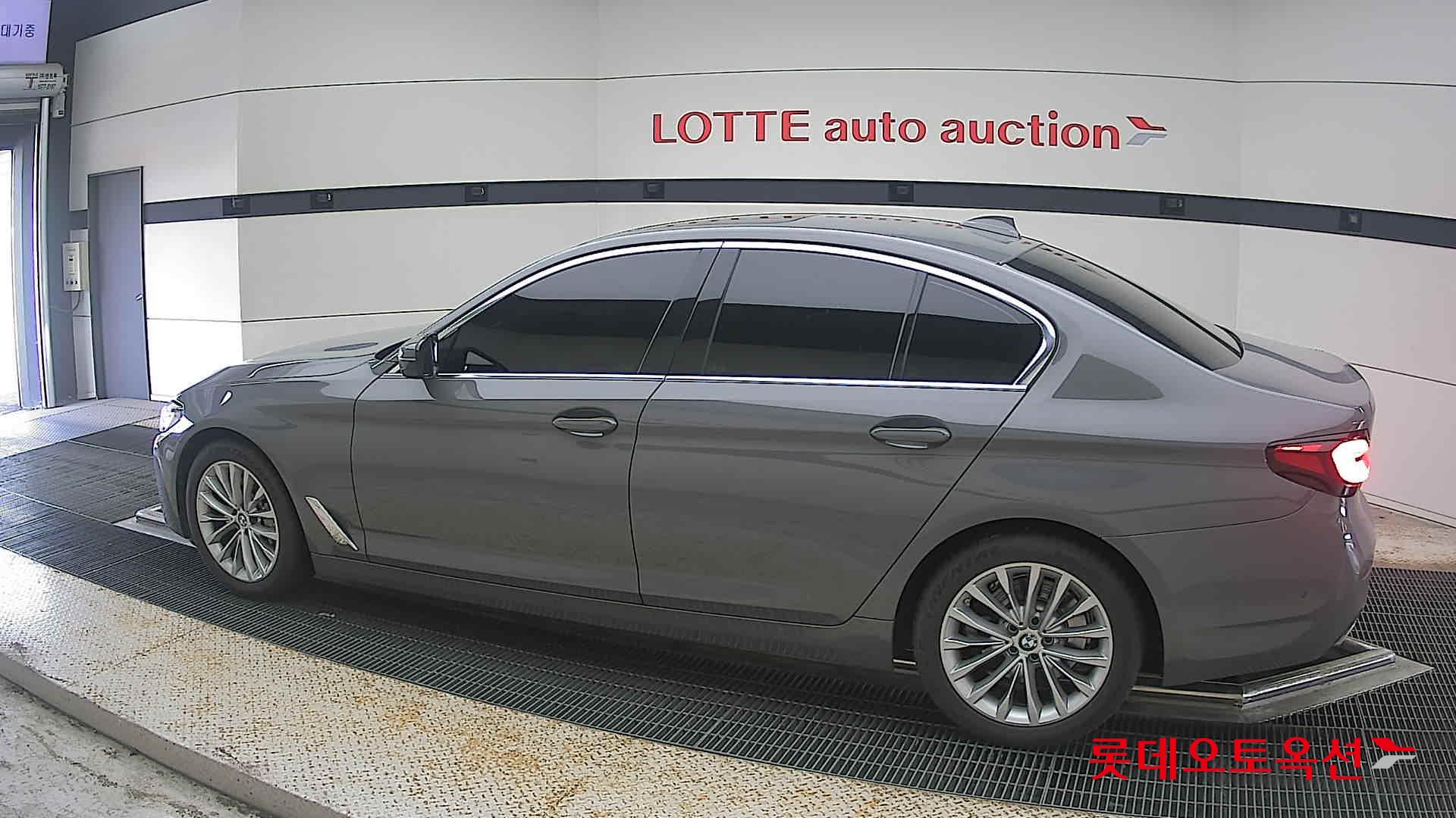 2022 - bmw 530i