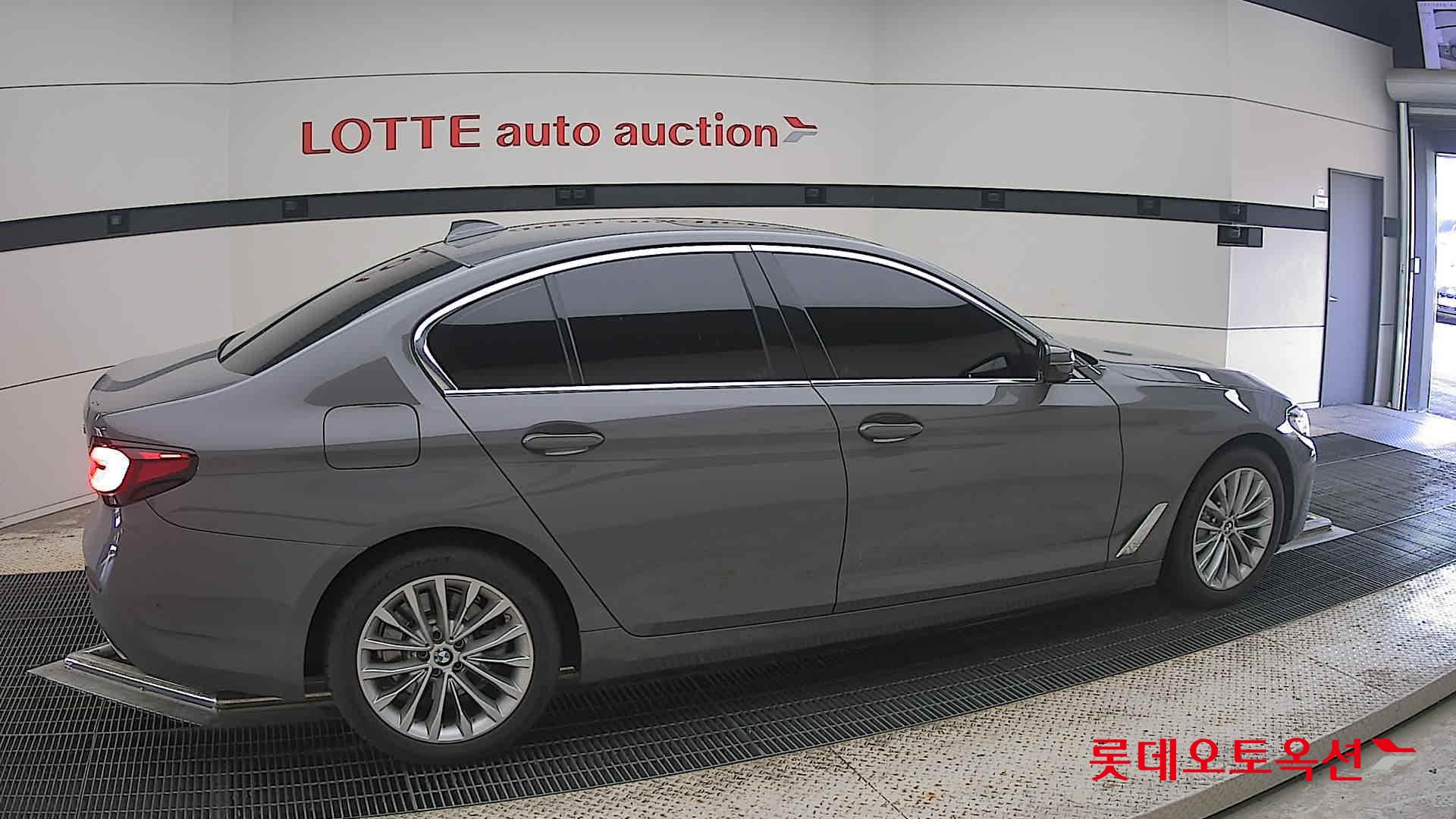 2022 - bmw 530i