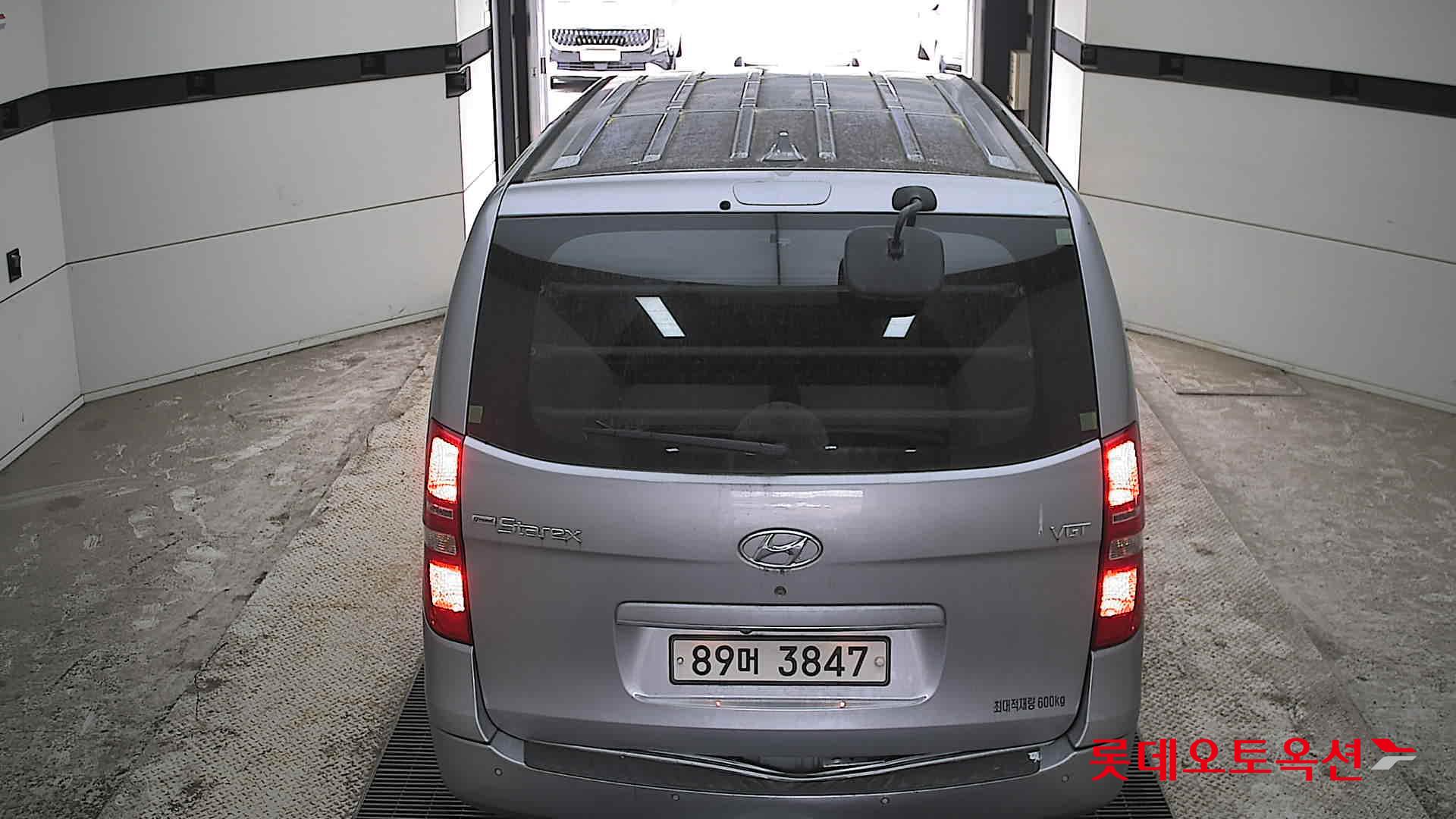 هيونداي جراند ستاريكس 2021 - صورة 17