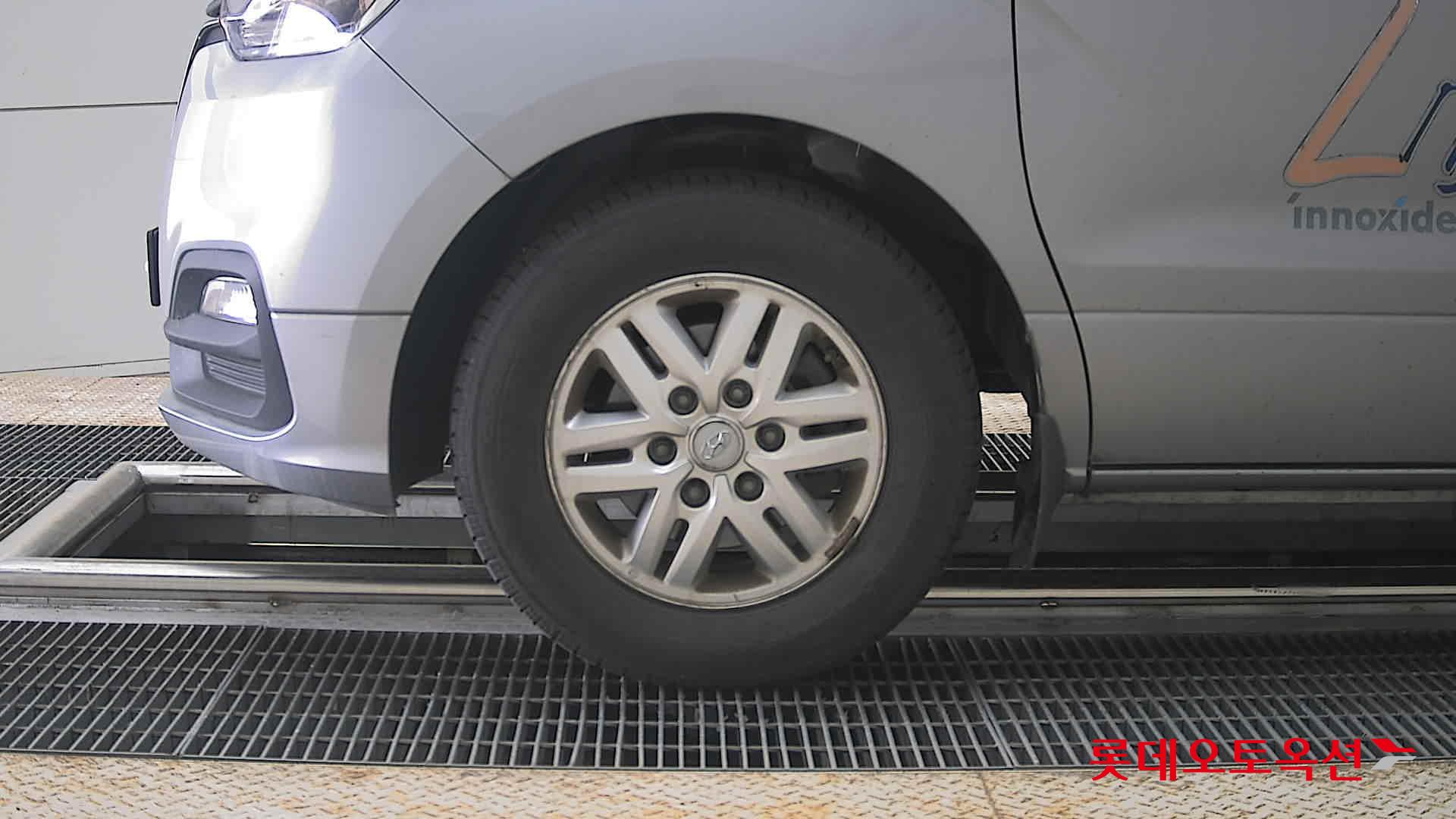 هيونداي جراند ستاريكس 2021 - صورة 25